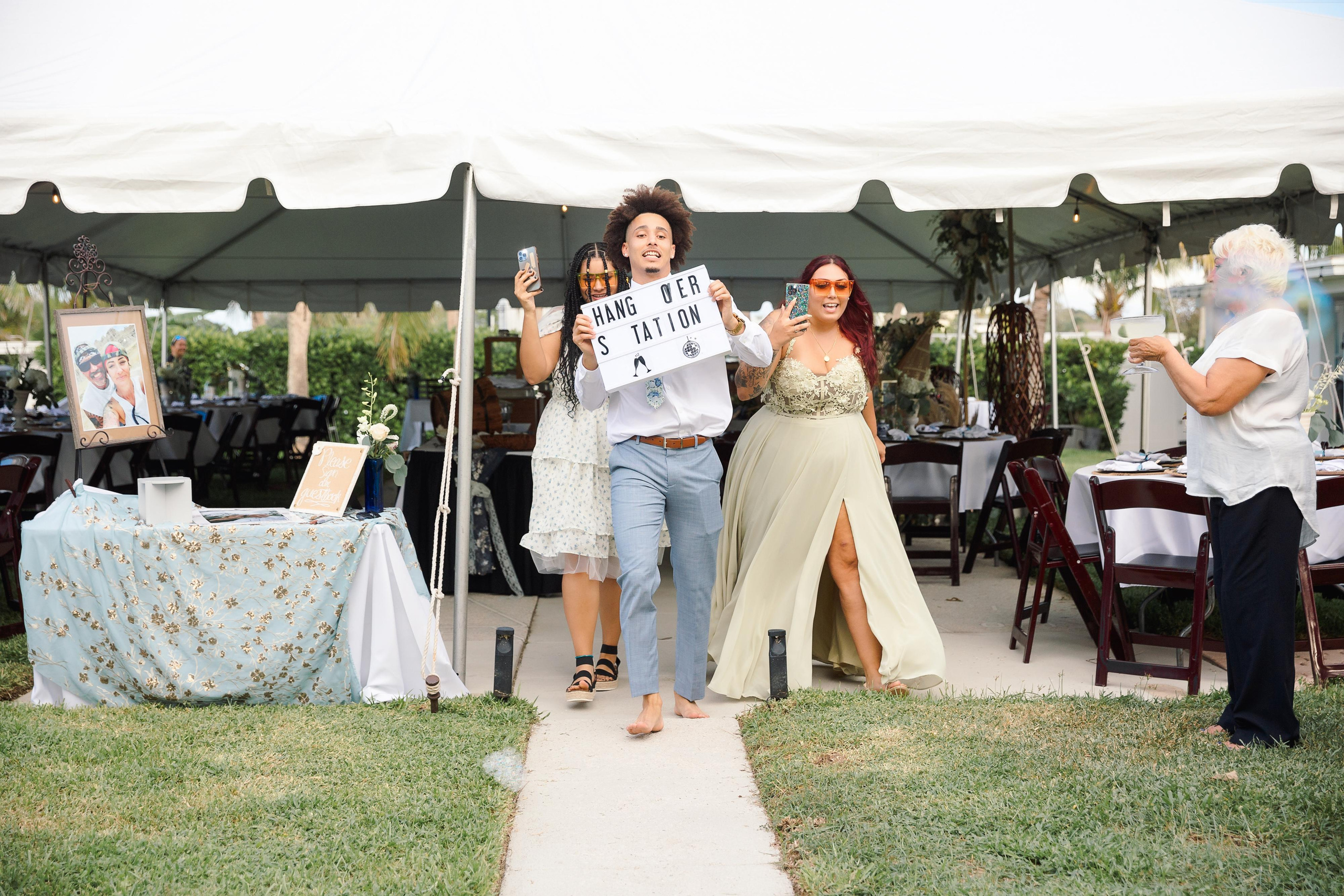 Wedding on the beach. Wedding photographer in Florida