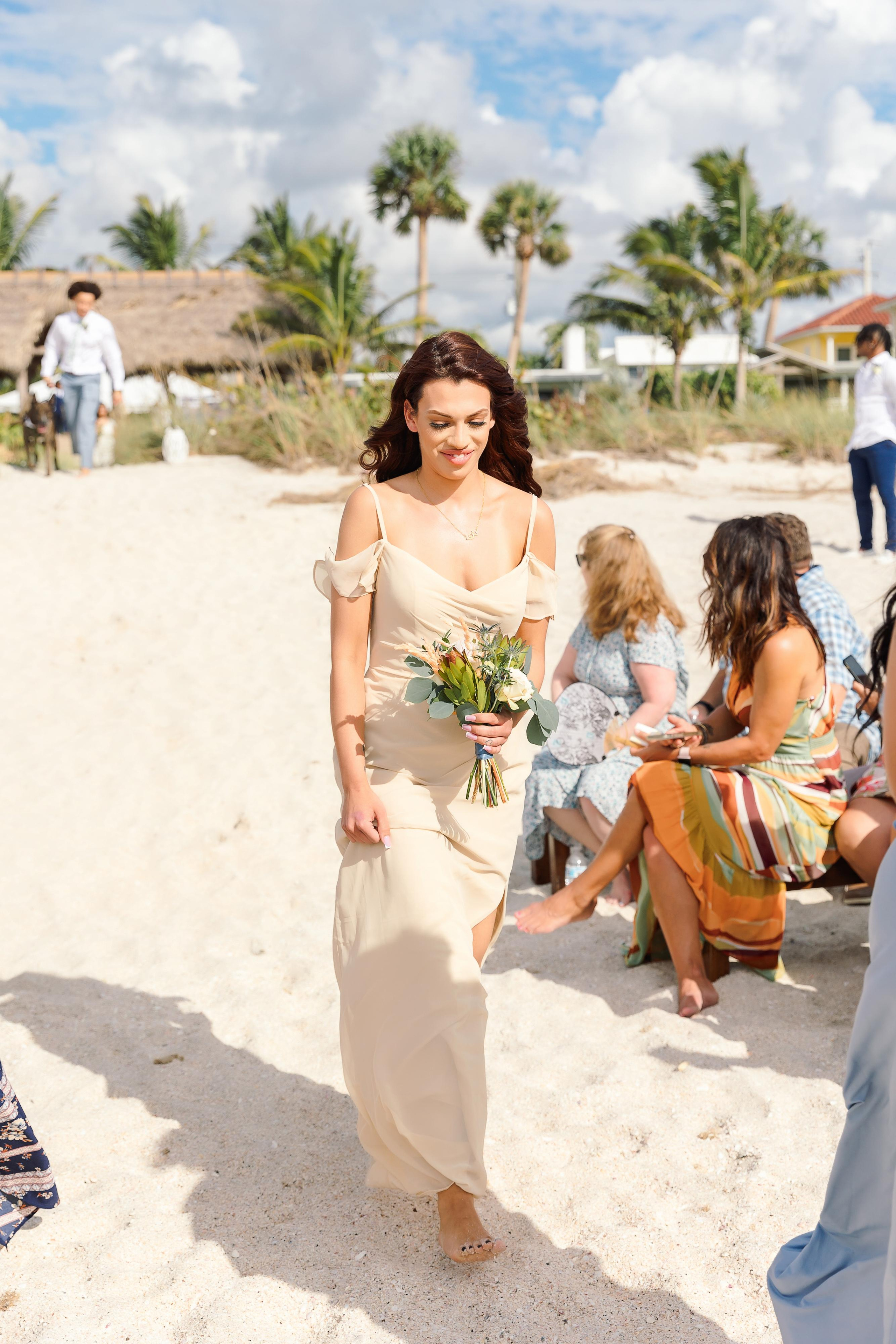 Wedding on the beach. Wedding photographer in Florida