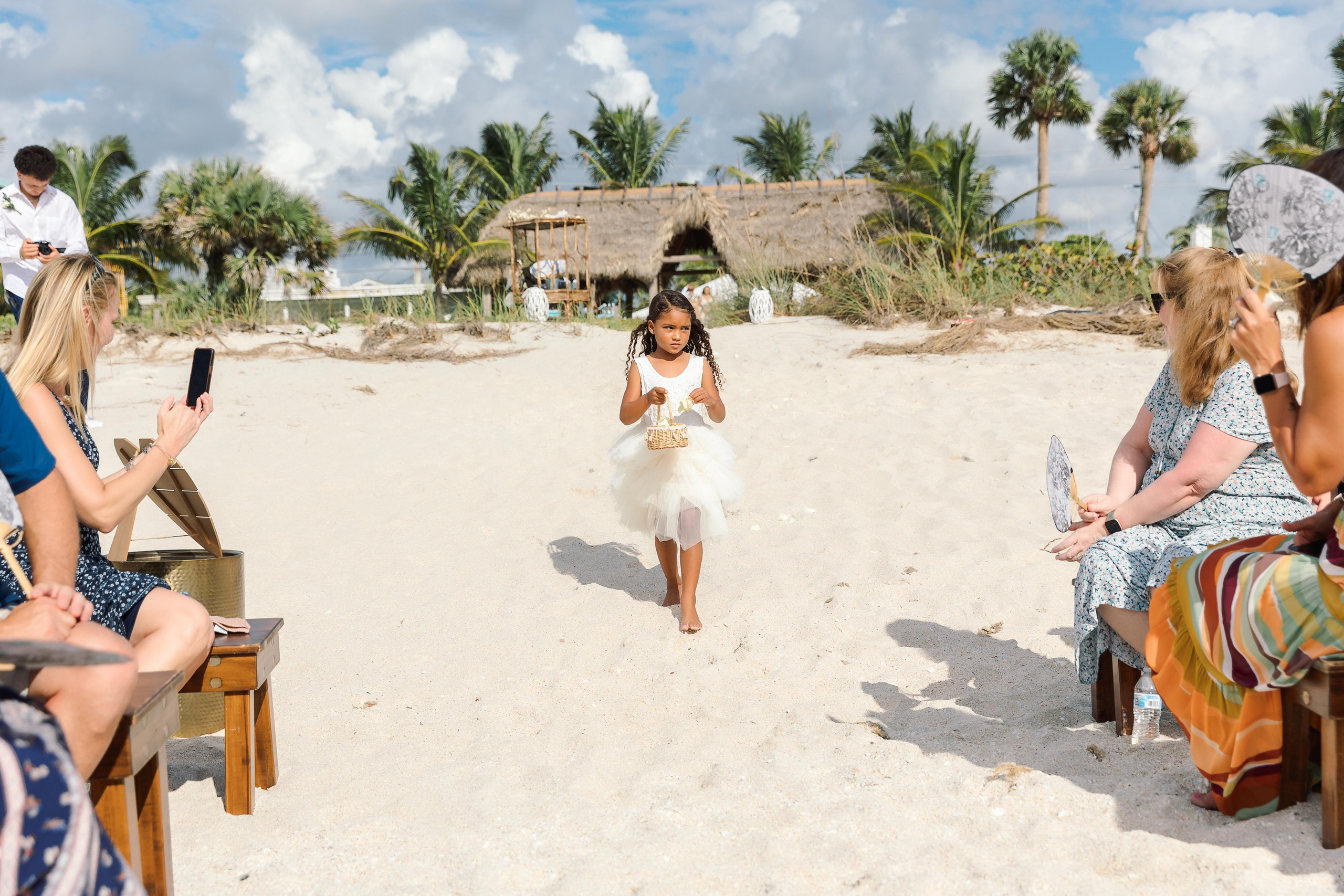 Wedding on the beach. Wedding photographer in Florida