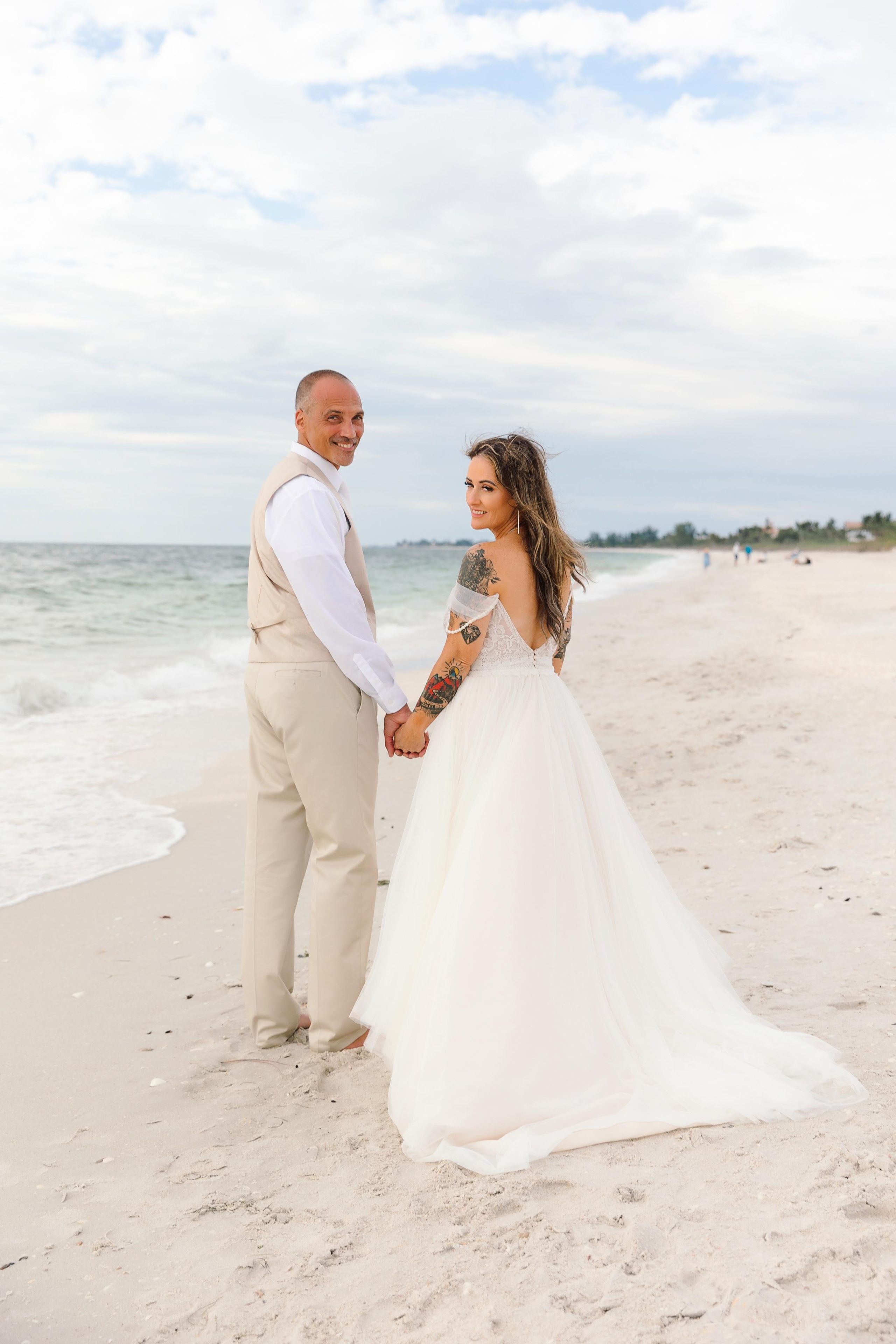 Wedding on the beach. Wedding photographer in Florida