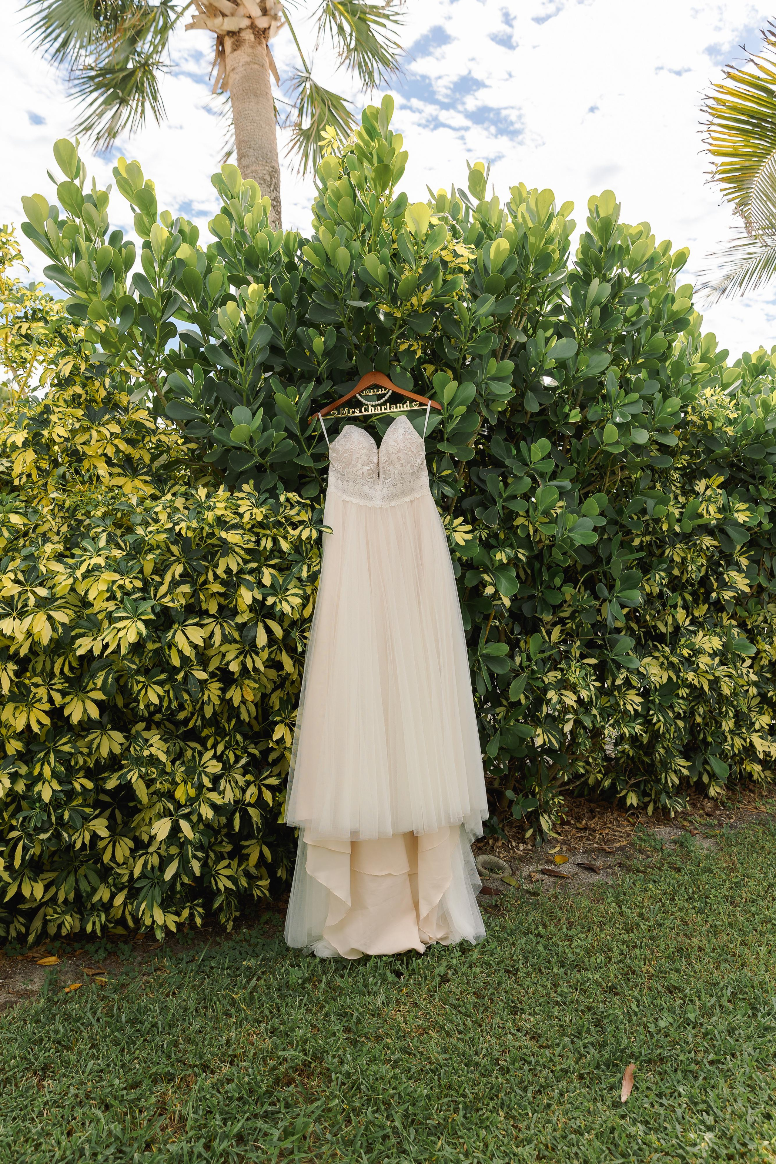 Wedding on the beach. Wedding photographer in Florida