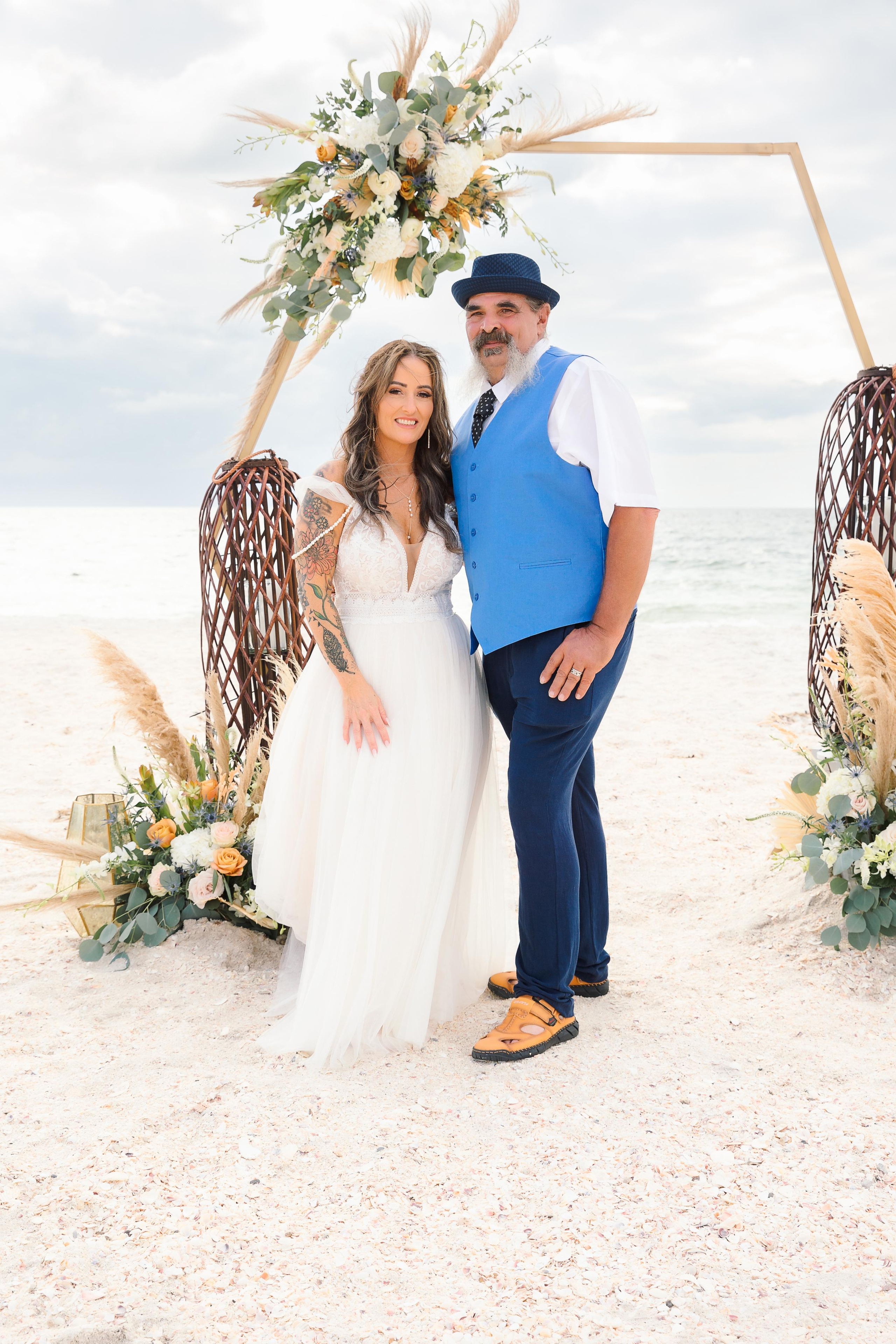 Wedding on the beach. Wedding photographer in Florida