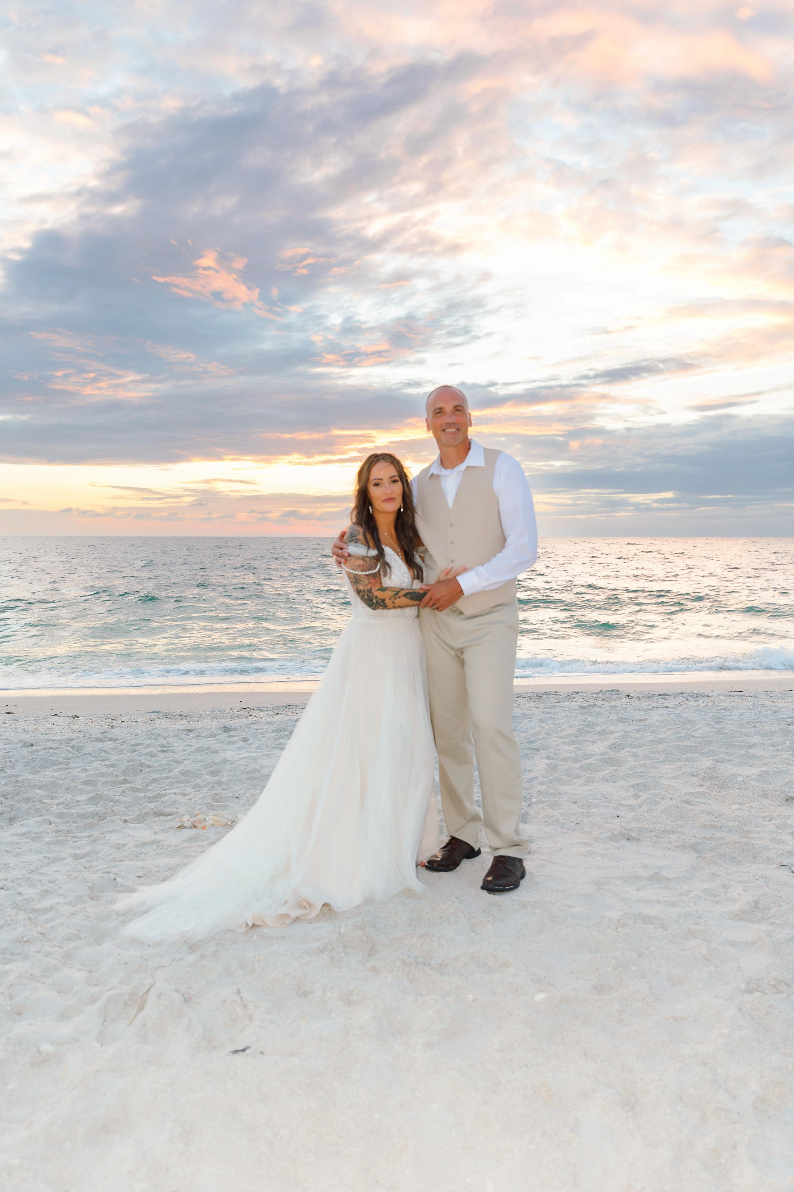 Wedding on the beach. Wedding photographer in Florida