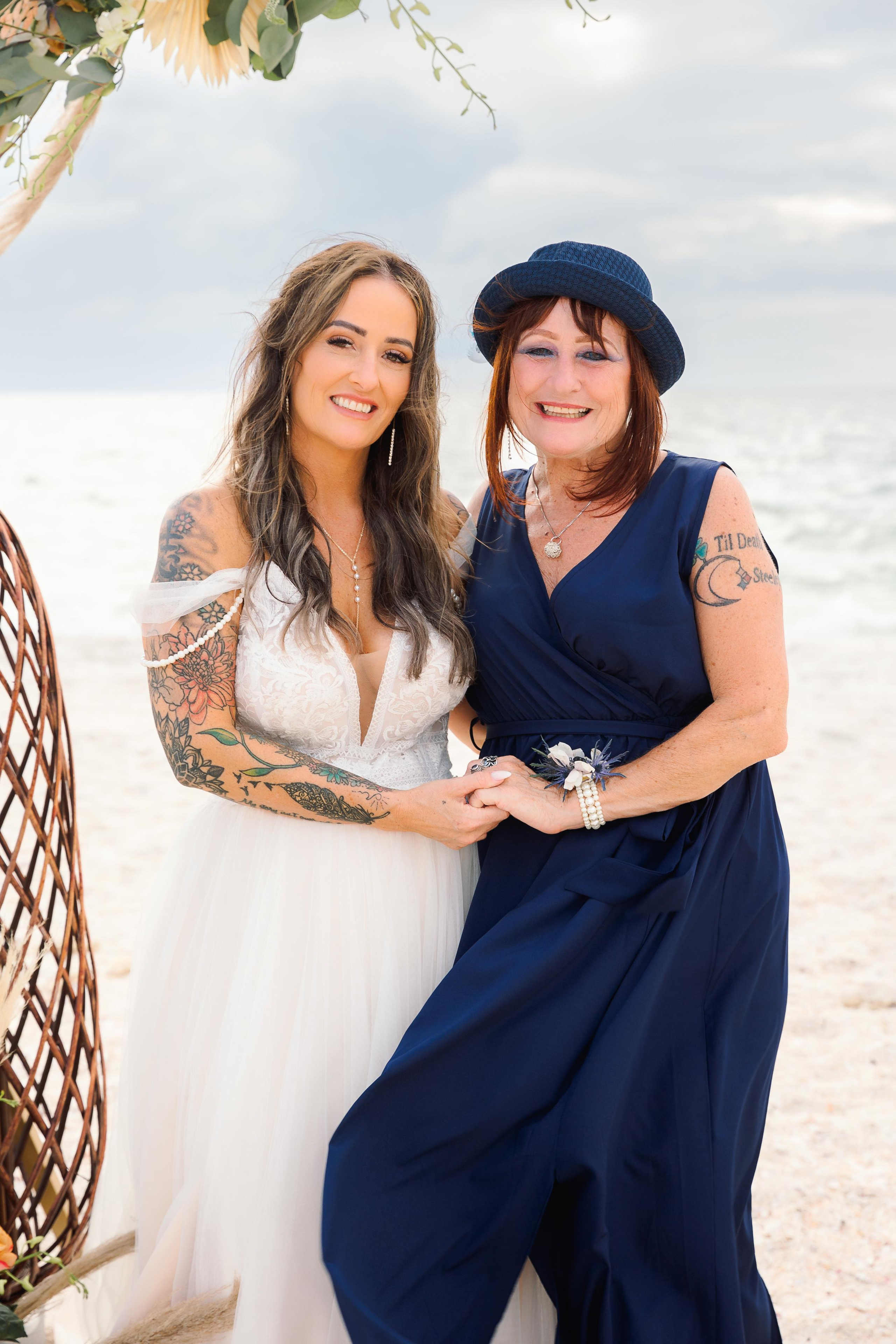 Wedding on the beach. Wedding photographer in Florida