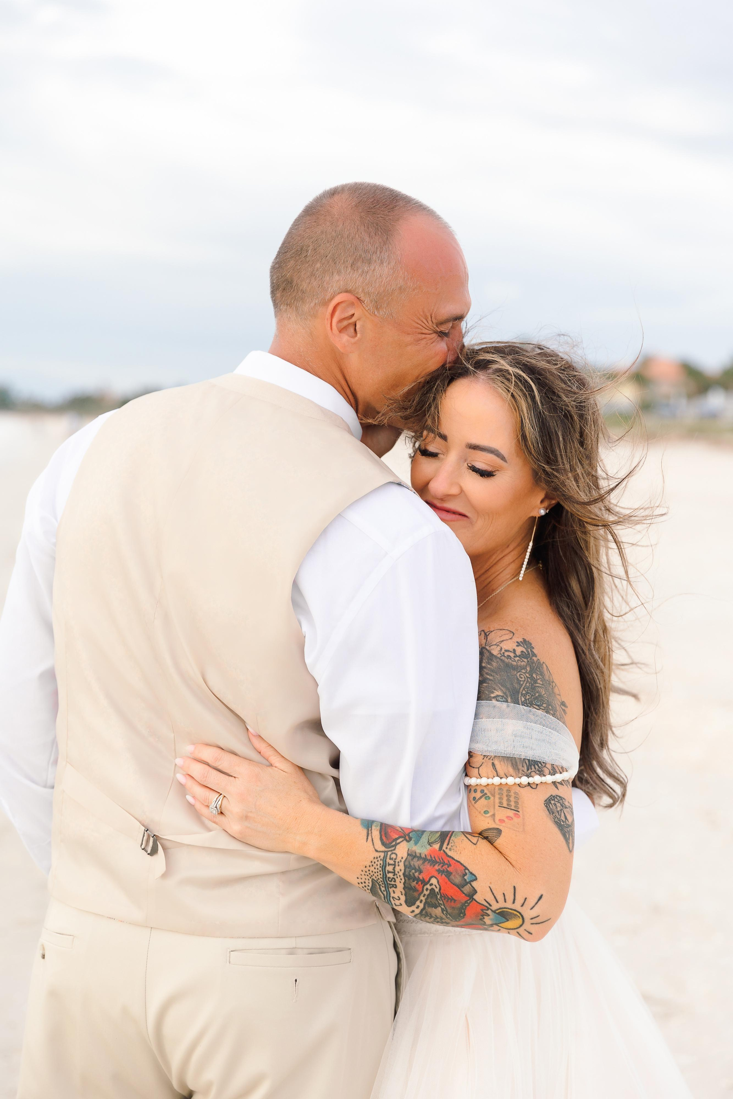 Wedding on the beach. Wedding photographer in Florida