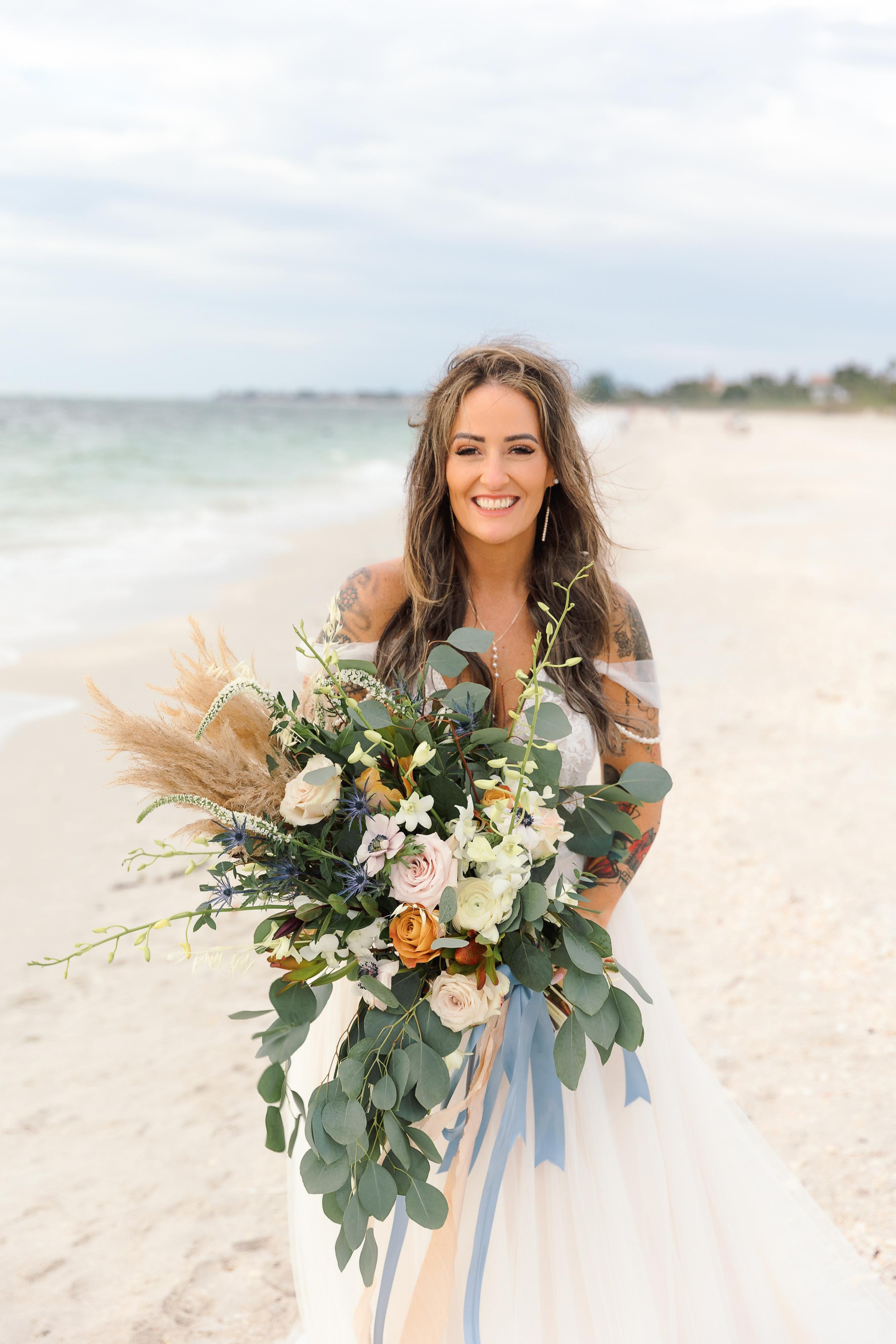 Wedding on the beach. Wedding photographer in Florida