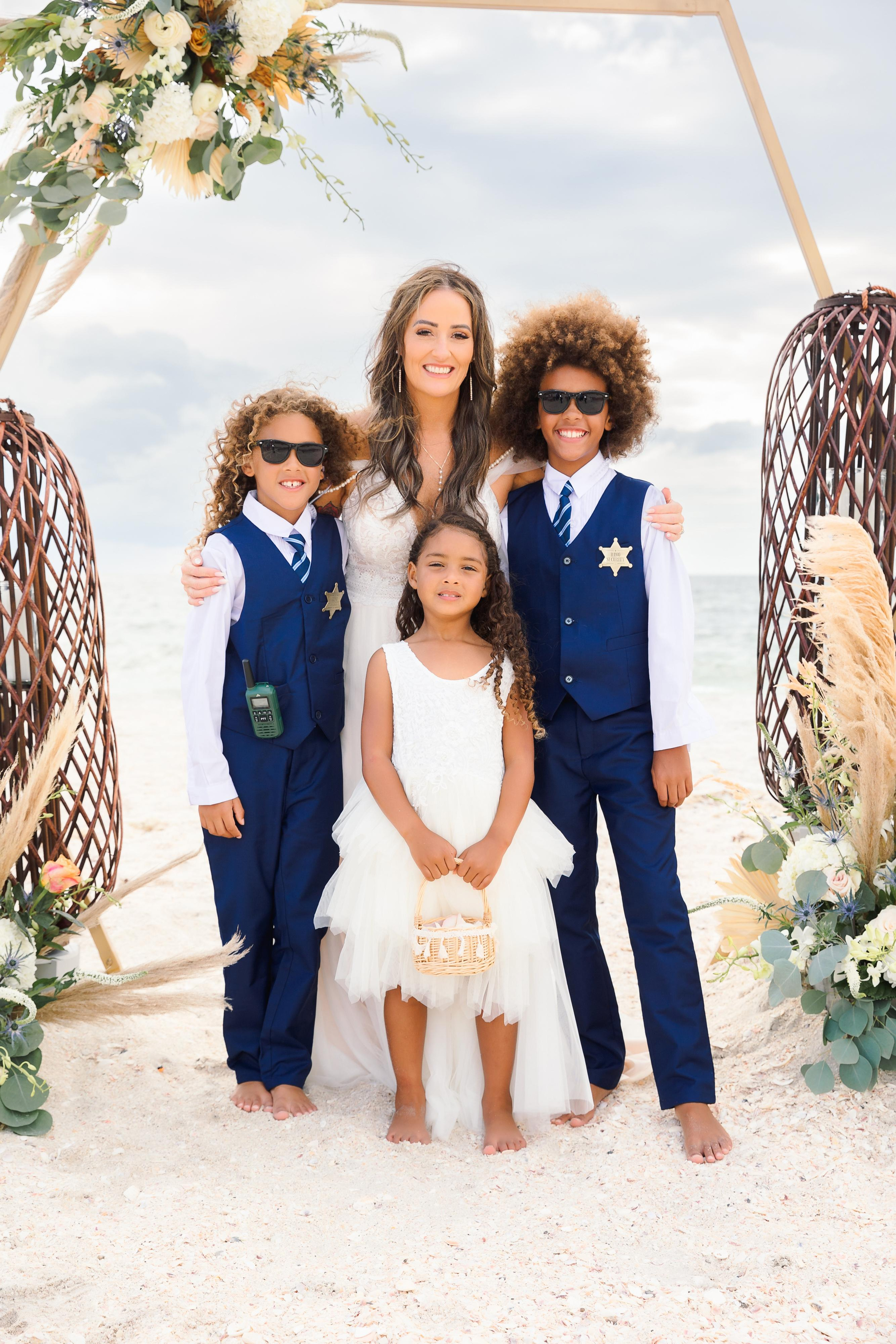 Wedding on the beach. Wedding photographer in Florida