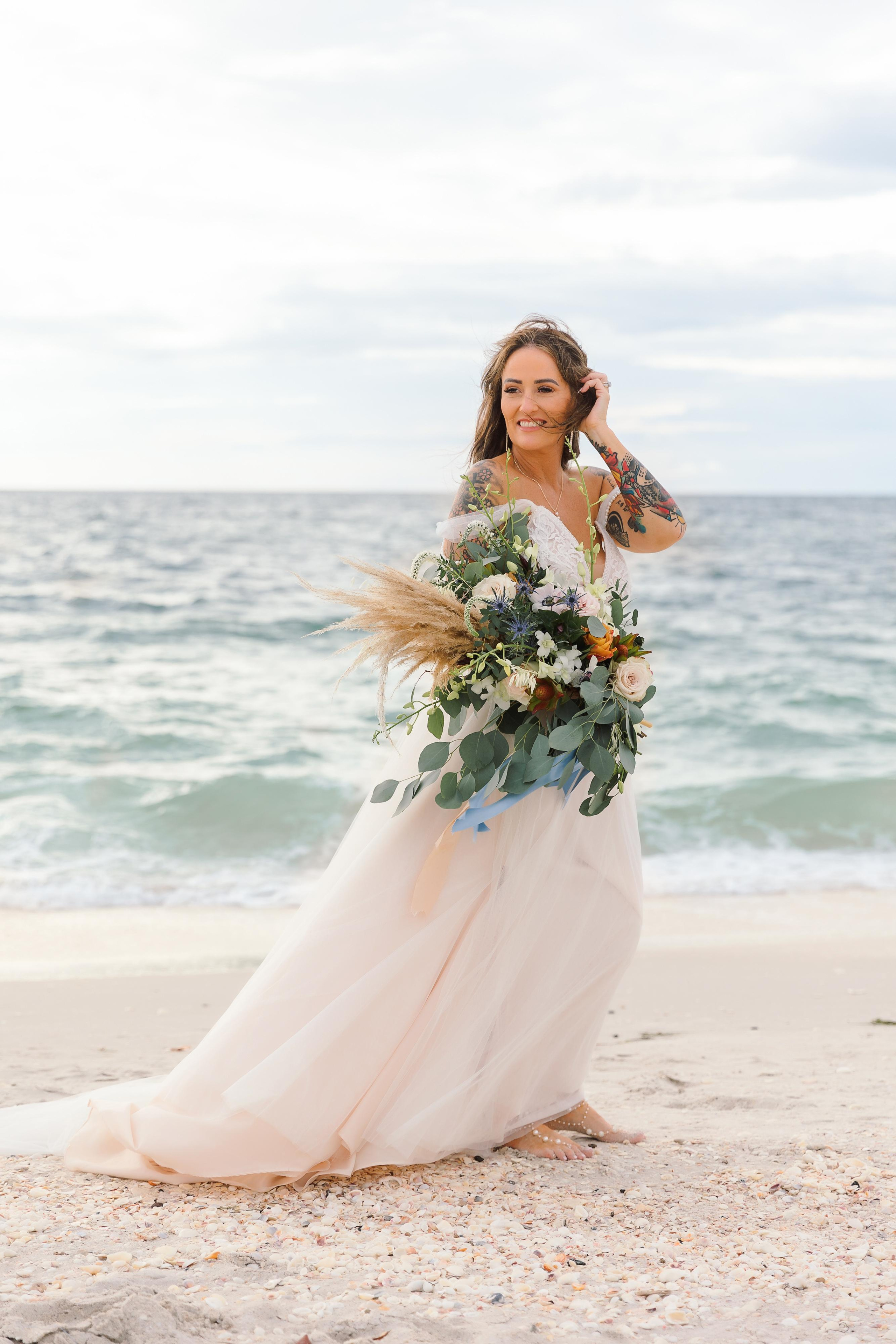 Wedding on the beach. Wedding photographer in Florida