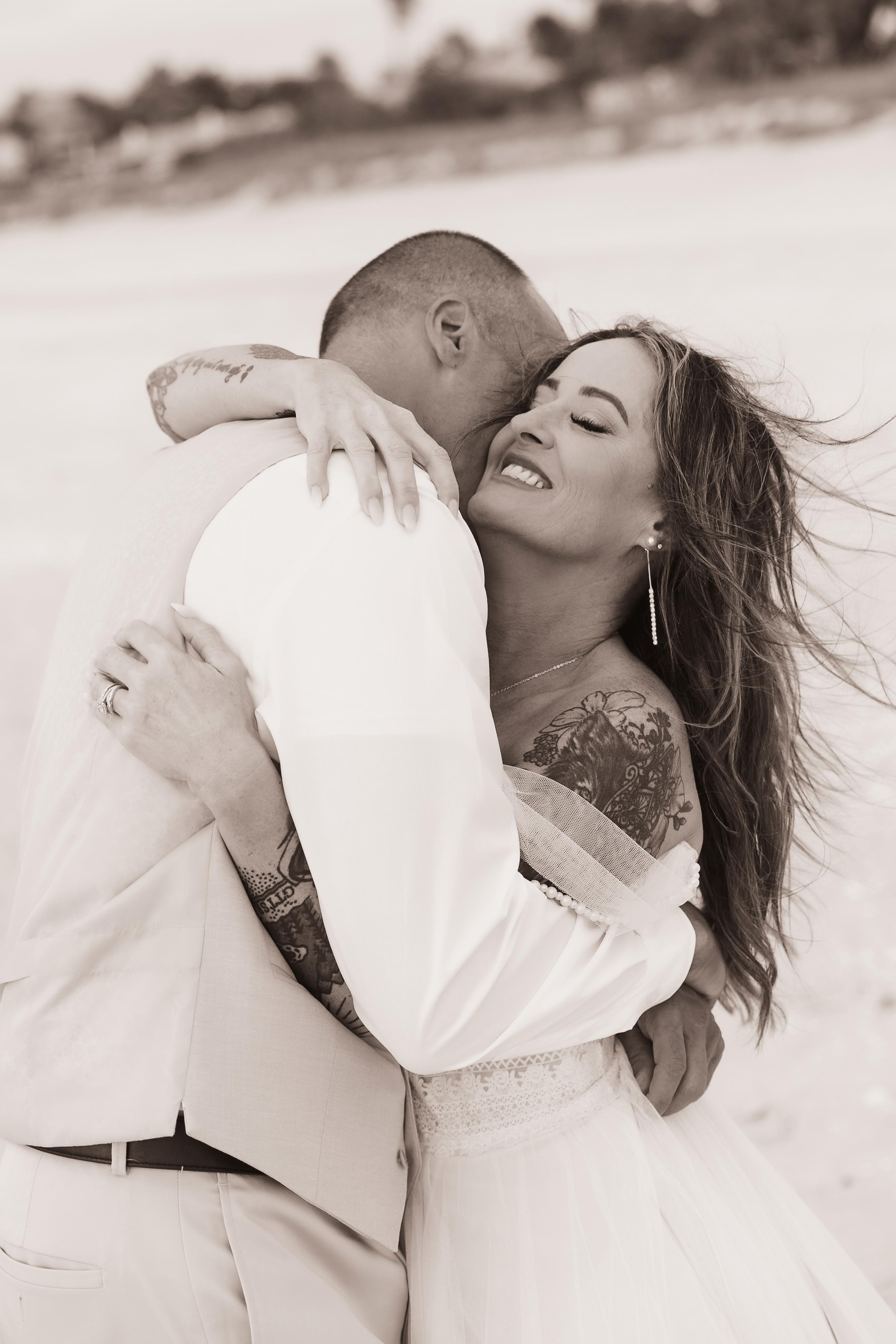 Wedding on the beach. Wedding photographer in Florida