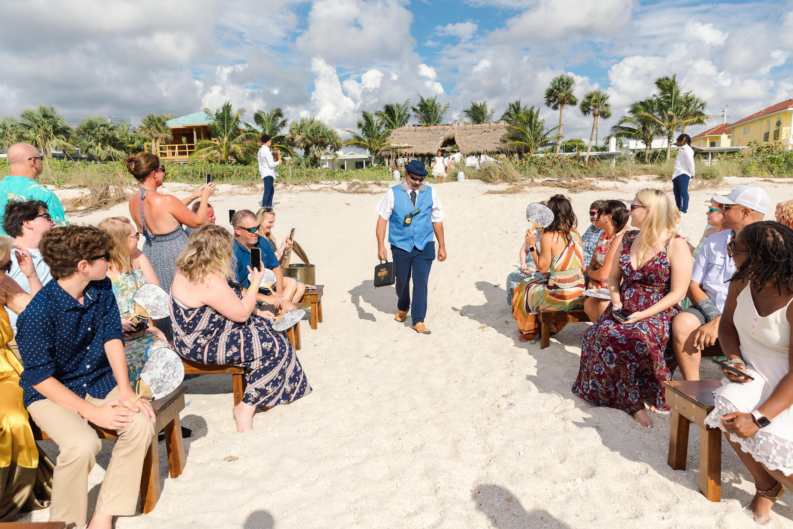 Wedding on the beach. Wedding photographer in Florida