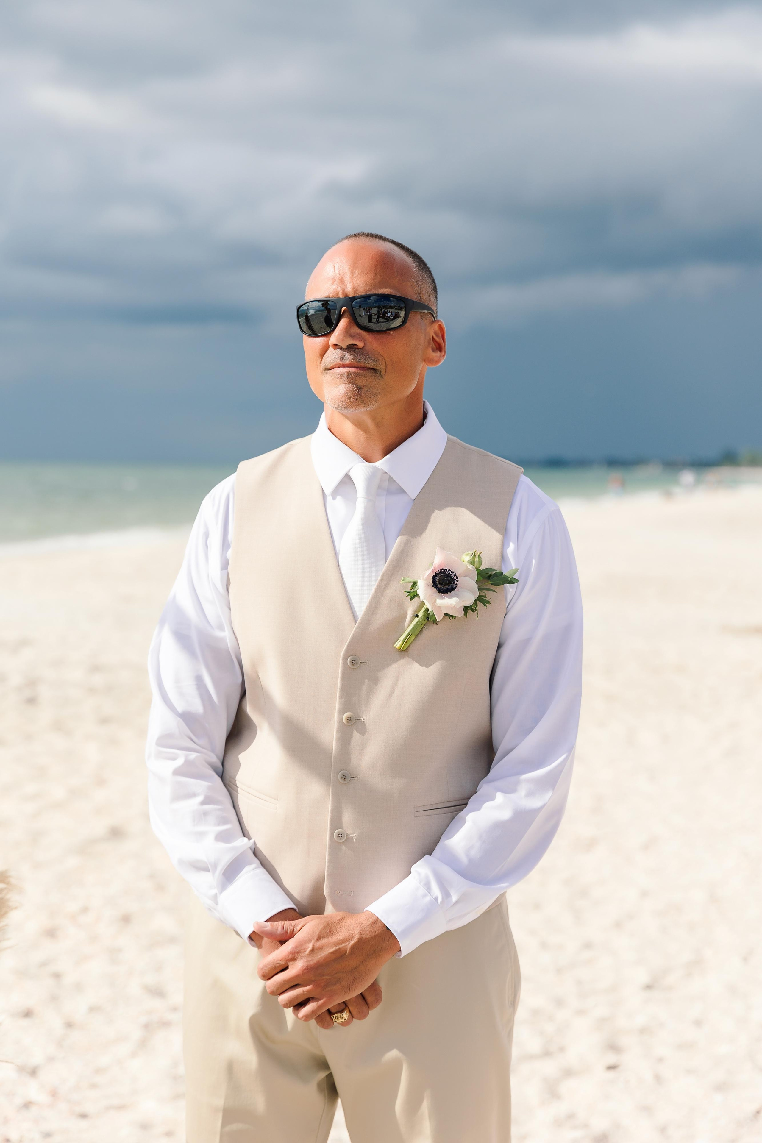 Wedding on the beach. Wedding photographer in Florida