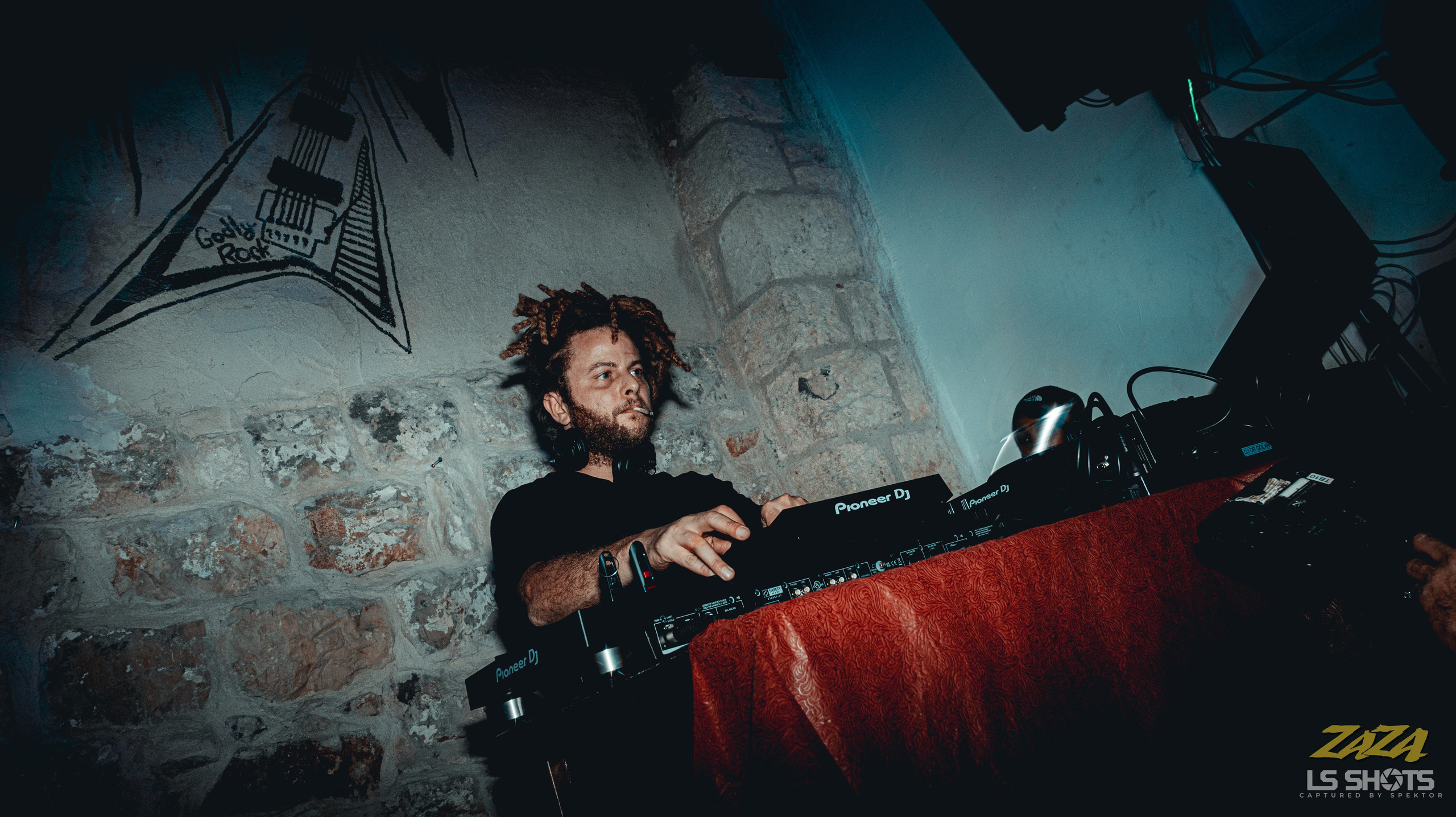 ZAZA — וייב איש. LS Shots official site