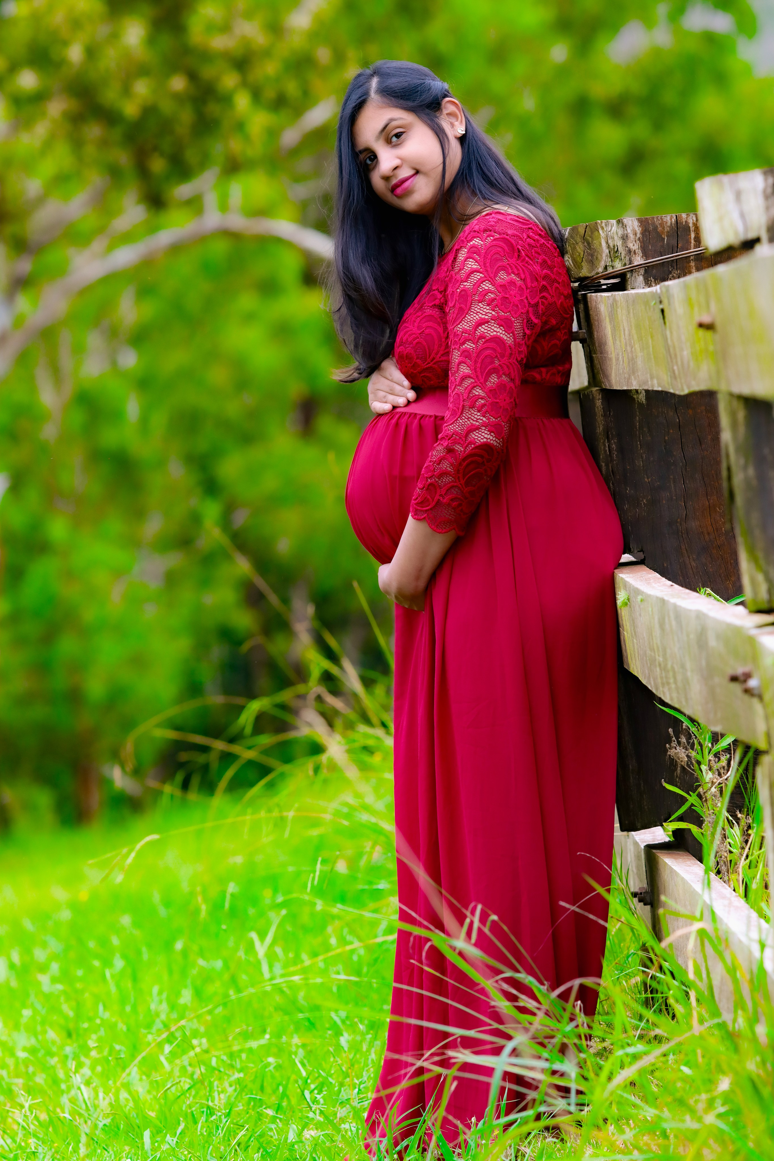 Maternity Shoot. MHCreative is family-oriented photographer based in SYDNEY