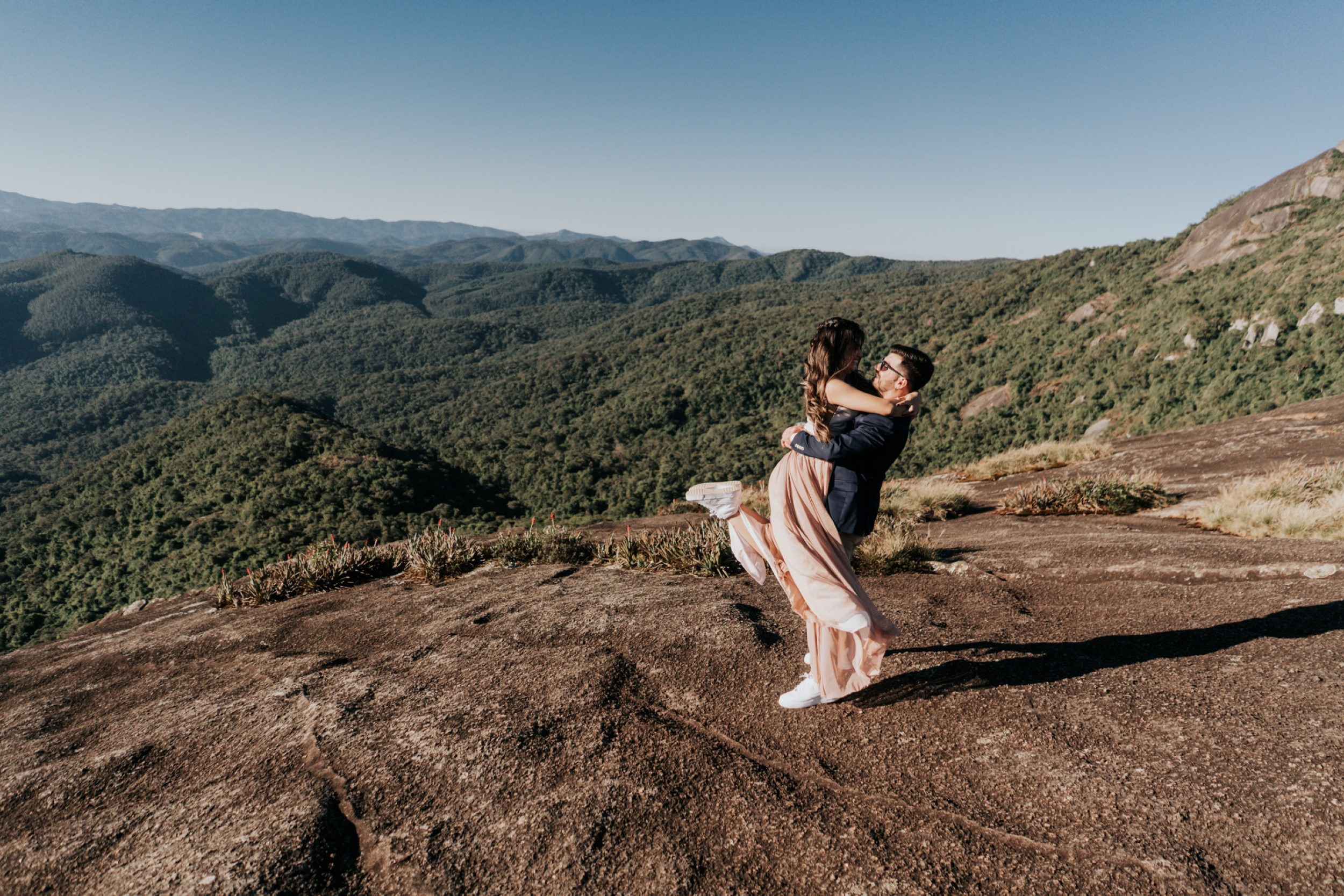 Pré Wedding — Ludmila e André (Monte Verde — MG). Fotógrafo de casamento e Filmmaker de casamento