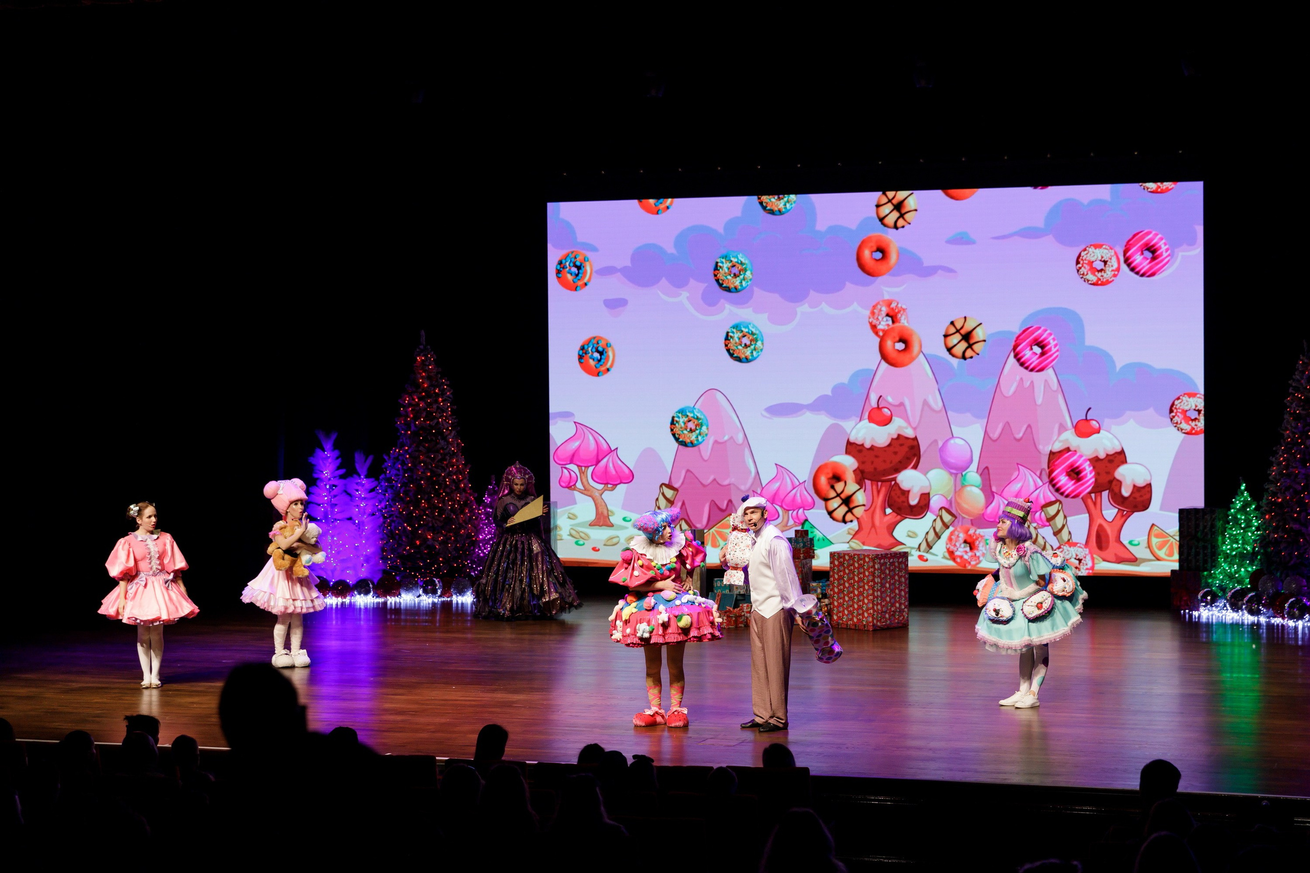 Новогодняя сказка для журнала Русские Эмираты, Дубай 2024. Фотограф Анна Кучерявая | Свадьбы и мероприятия в Дубае