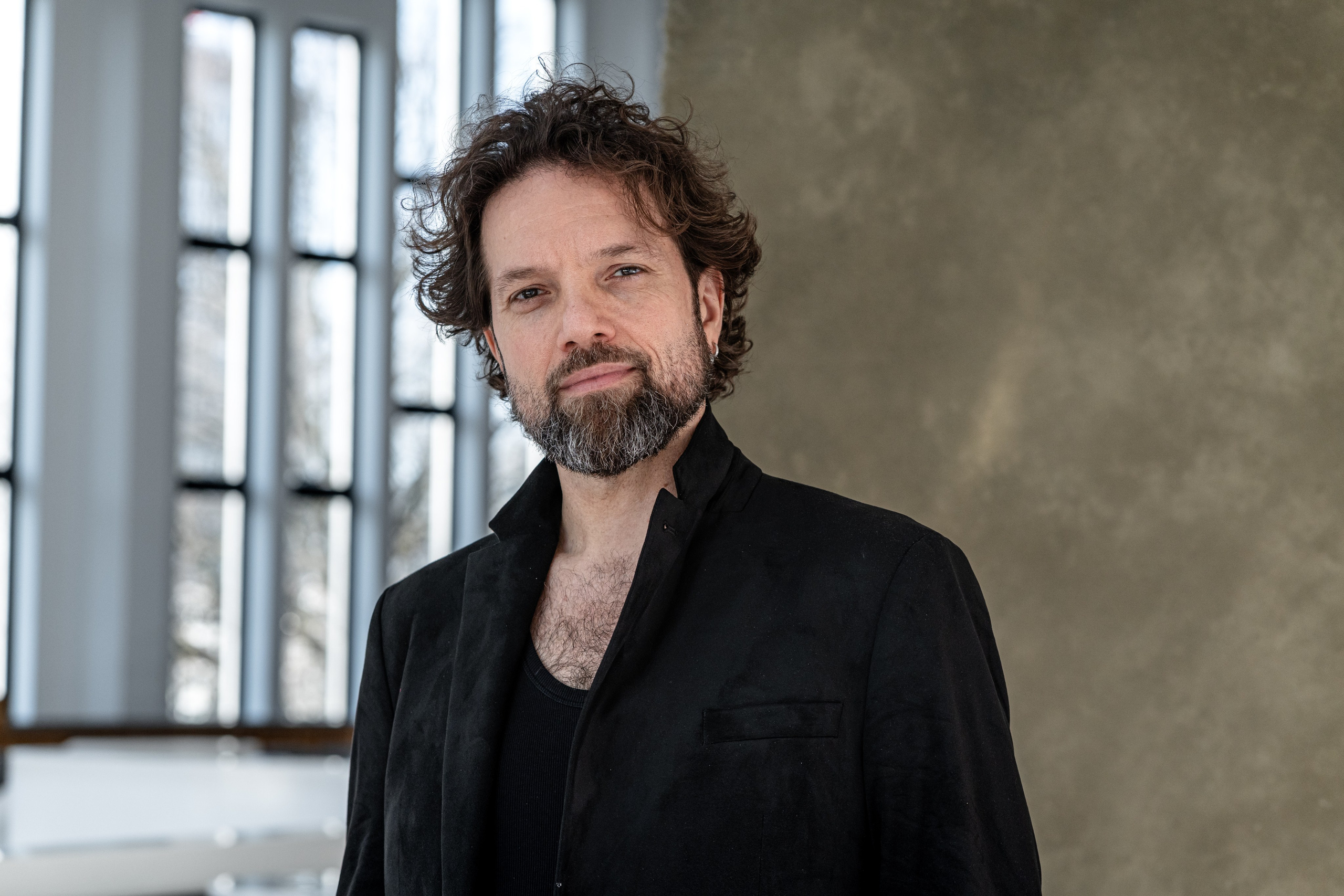 MIRKO ROSCHKOWSKI. Portrait photographer in Germany and all over Europe Mischa Blank