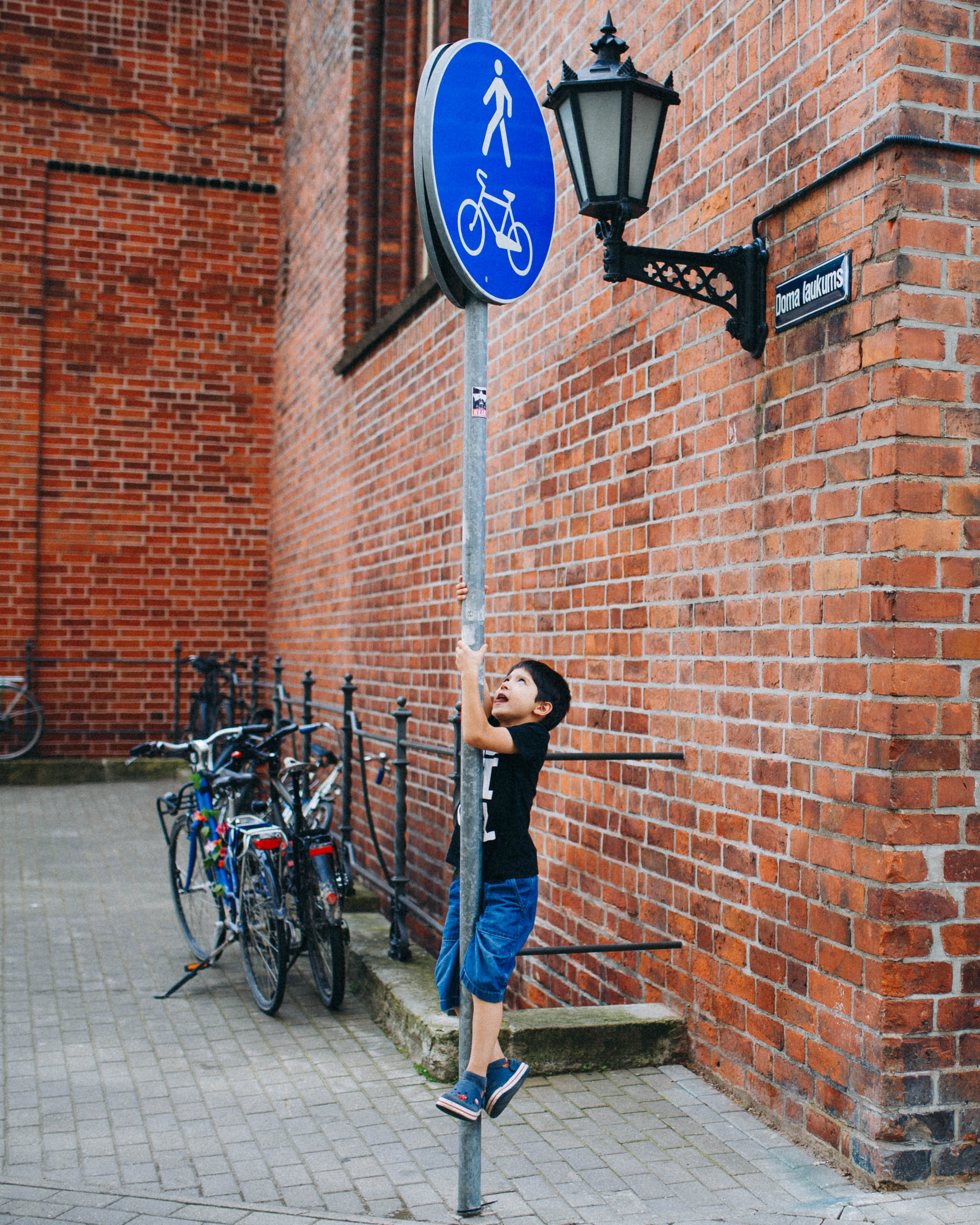 ĢIMENES FOTOSESIJA PILSĒTĀ