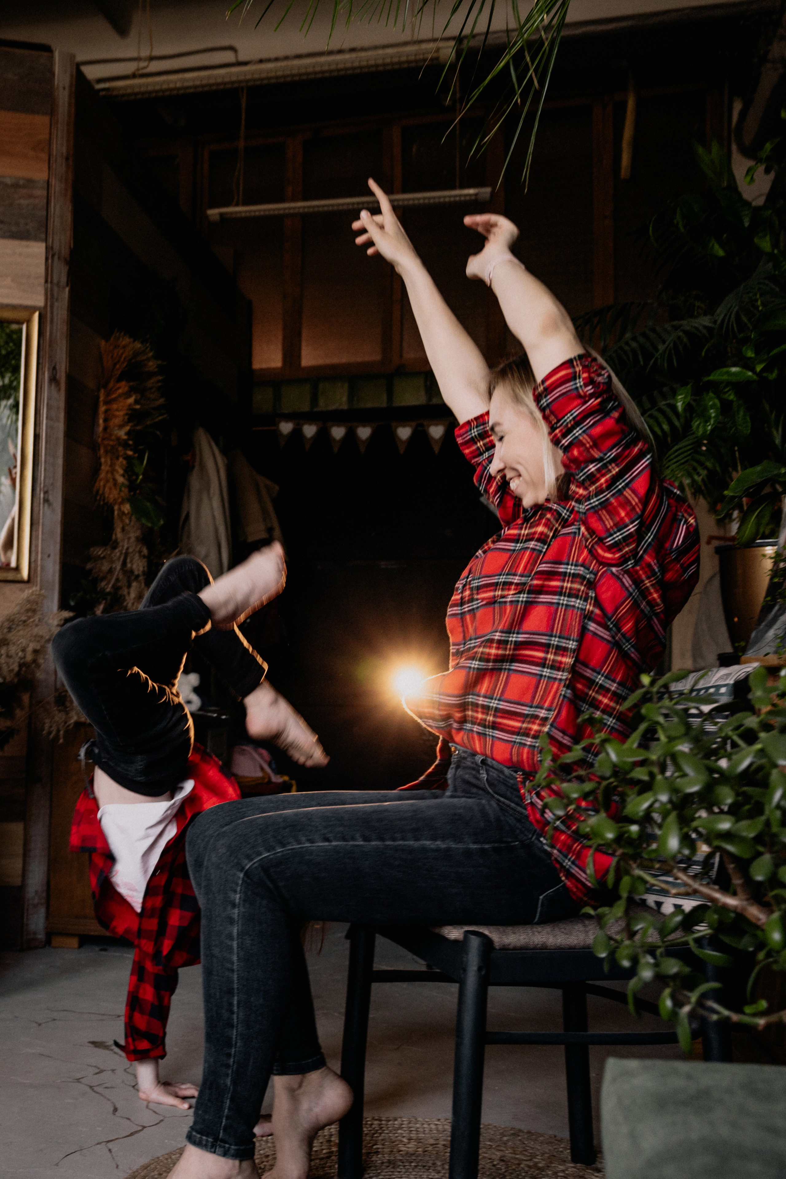 Studio Family Photography with Greenery – Fresh & Elegant. Alisa Tant — Family and newborn photographer Bucks County, Montgomery county, Philadelphia, NJ