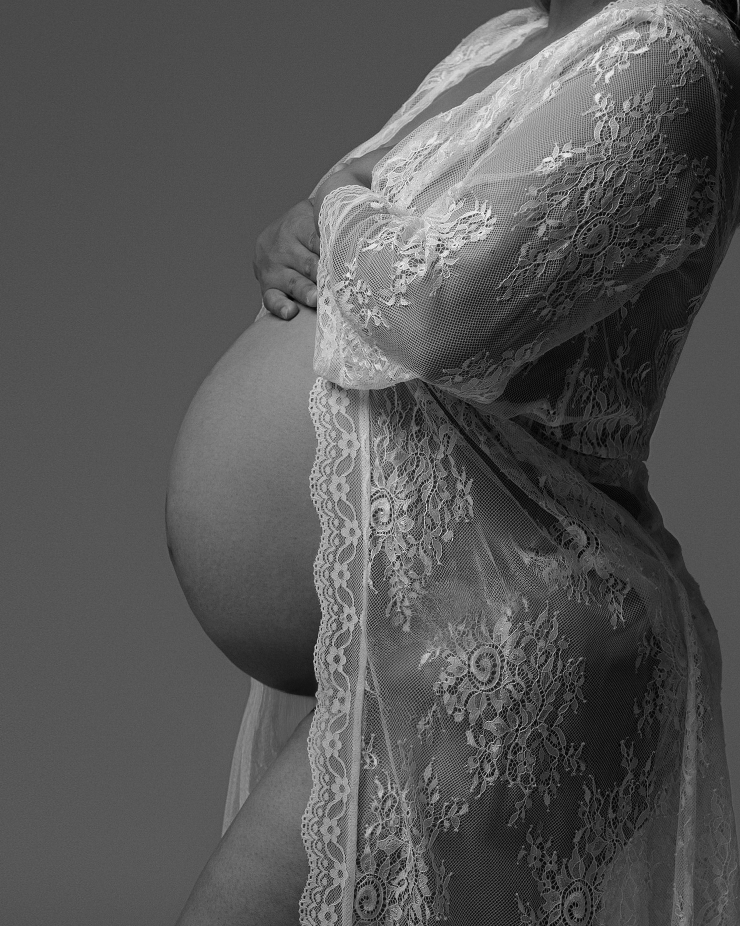 una sesión de fotos ,sesión de fotos para , sesión de fotos Almería , fotografía Almería , fotos premamá ,sesión de fotos embarazo , sesión de fotos Maternidad ,sesión de fotos Embarazo en exteriores , fotos embarazo en la playa . sesión de fotos de embarazo en Estudio, fotografía de retrato Almería ,Estudio de fotografía para embarazadas y maternidad , Estudio Embarazadas fotos , mejor fotógrafo de Embarazo Almería , fotografía Embarazo en Almería 