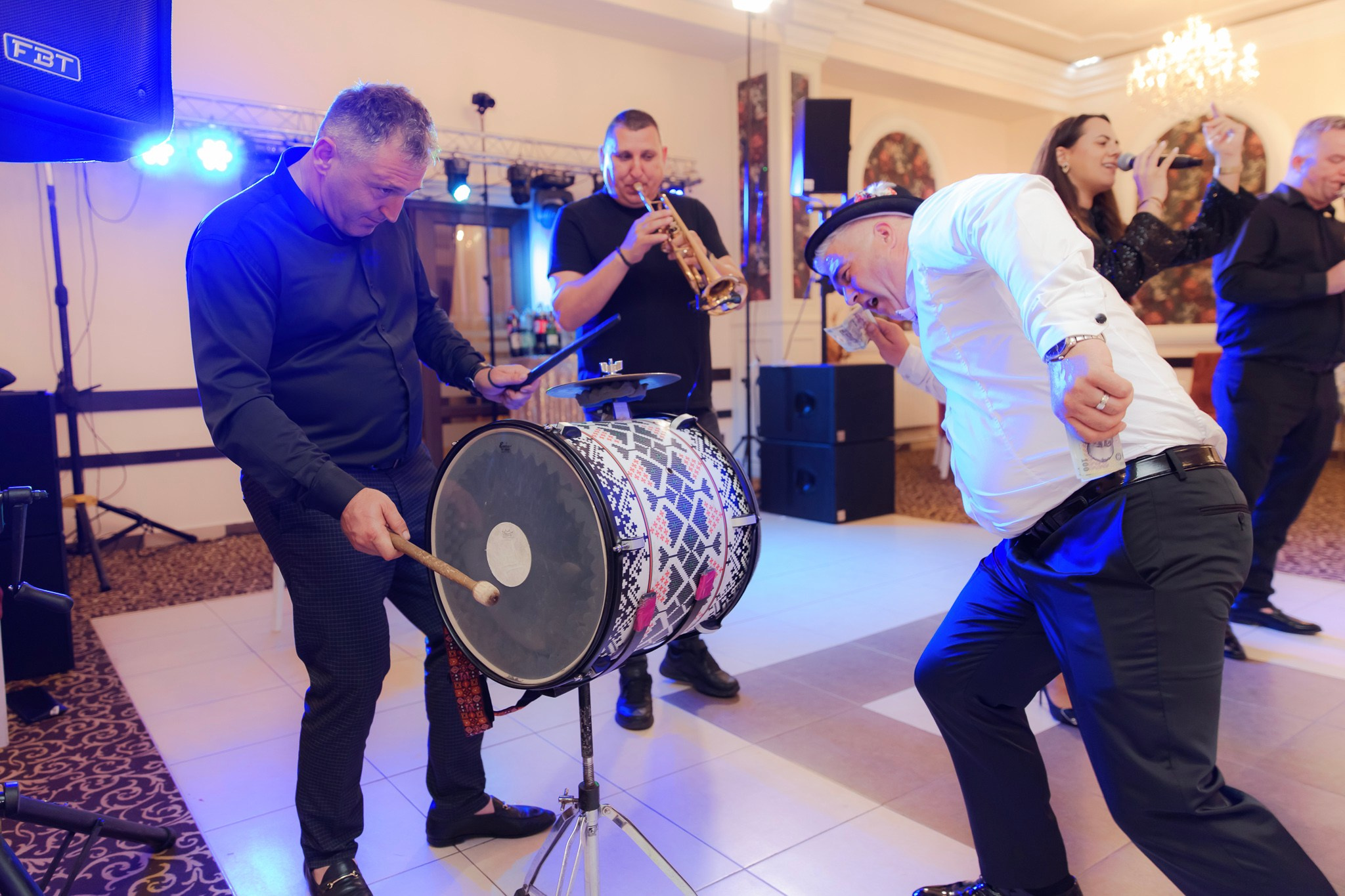 Mihai & Oana. Servicii foto-video profesionale, pentru momente de neuitat