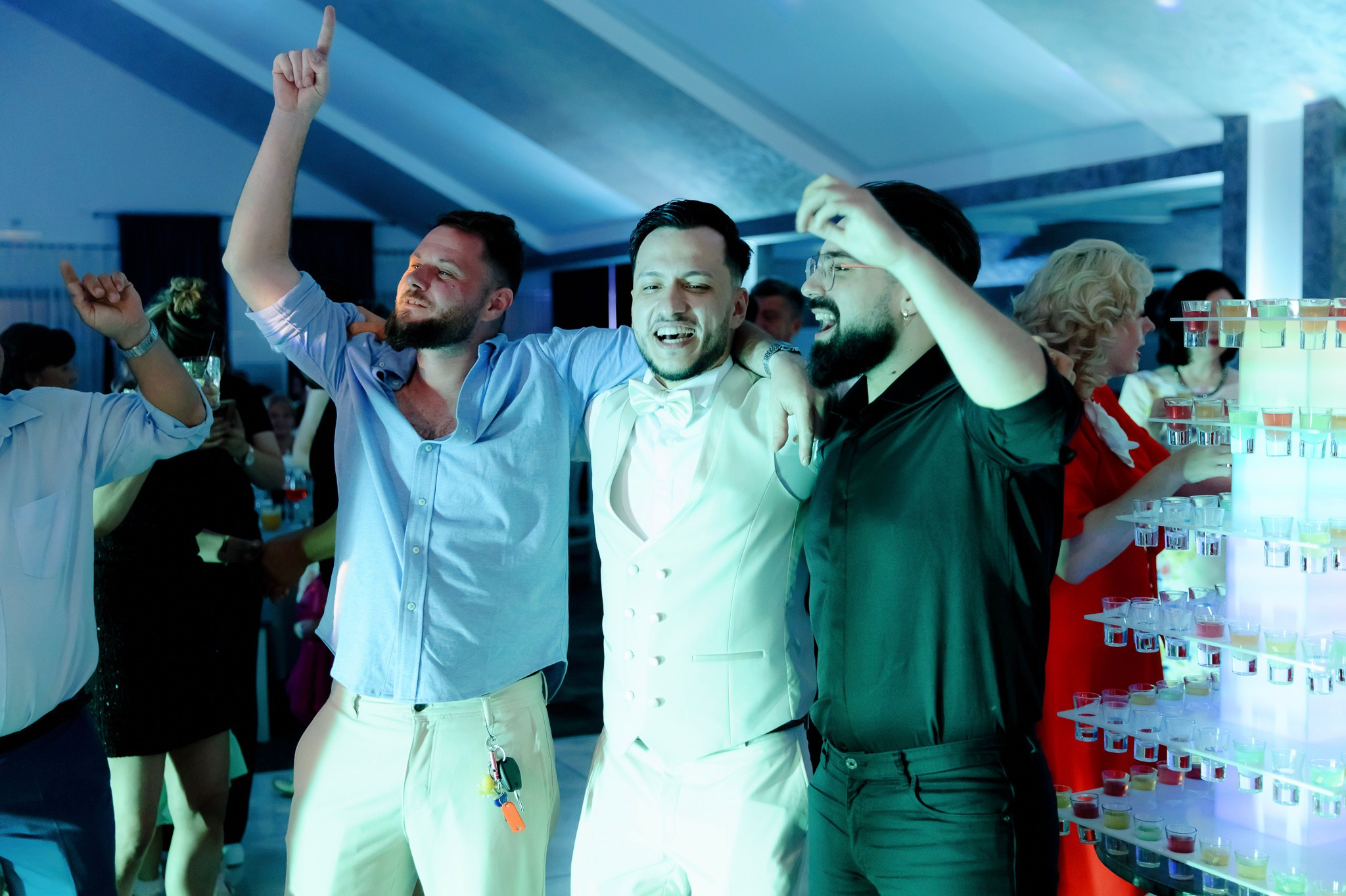 Ioana & Ionuț | Nuntă de poveste la Păstrăvăria Poiana din Mălini județul Suceava. Servicii foto-video profesionale, pentru momente de neuitat