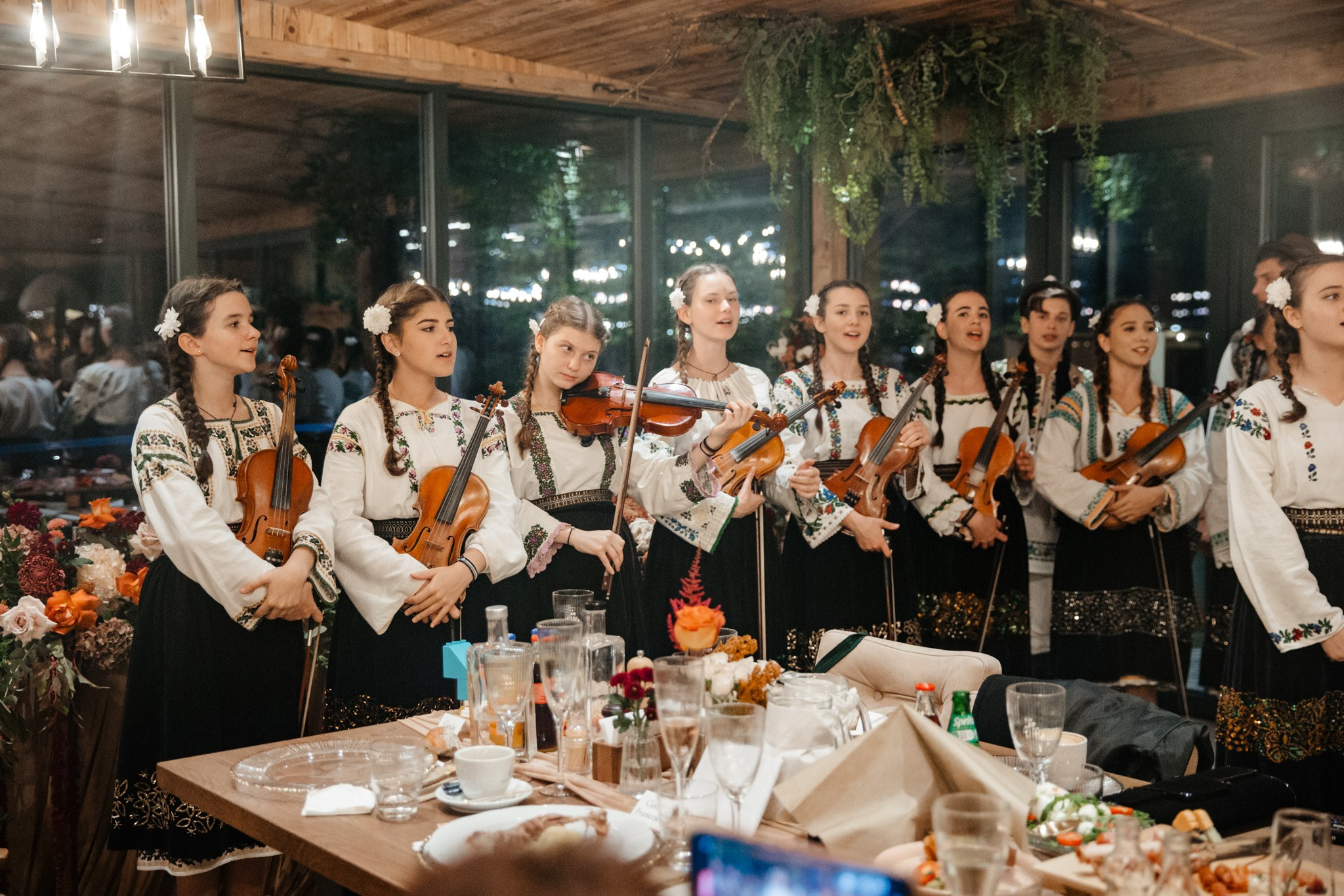 Nunta de Poveste la Sucevița: Cristi și Andreea. Servicii foto-video profesionale, pentru momente de neuitat