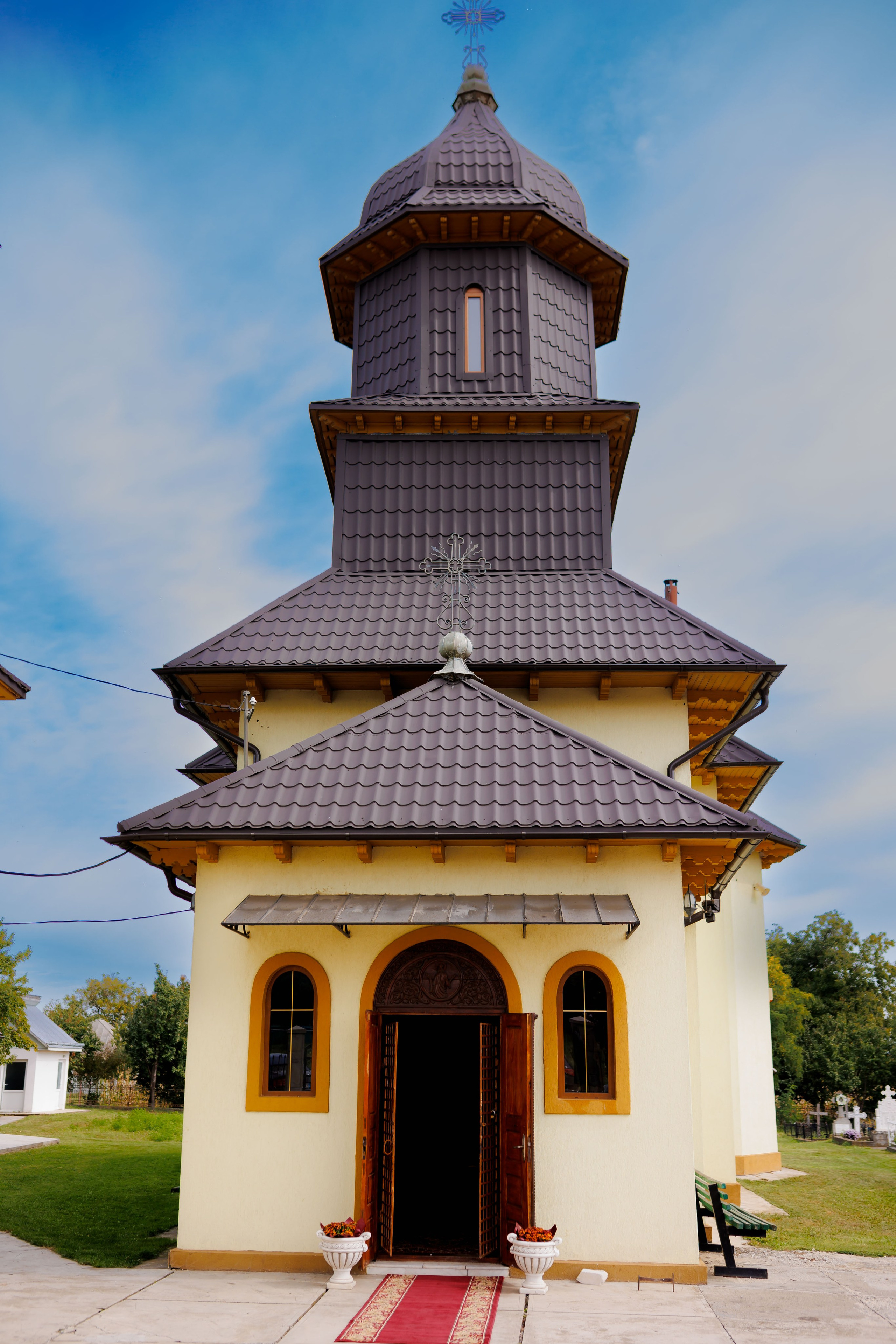 Loredana & Emilian – Ziua Nunții | Videografie - fotografie Botez Suceava, Iași, Botoșani. Servicii foto-video profesionale, pentru momente de neuitat
