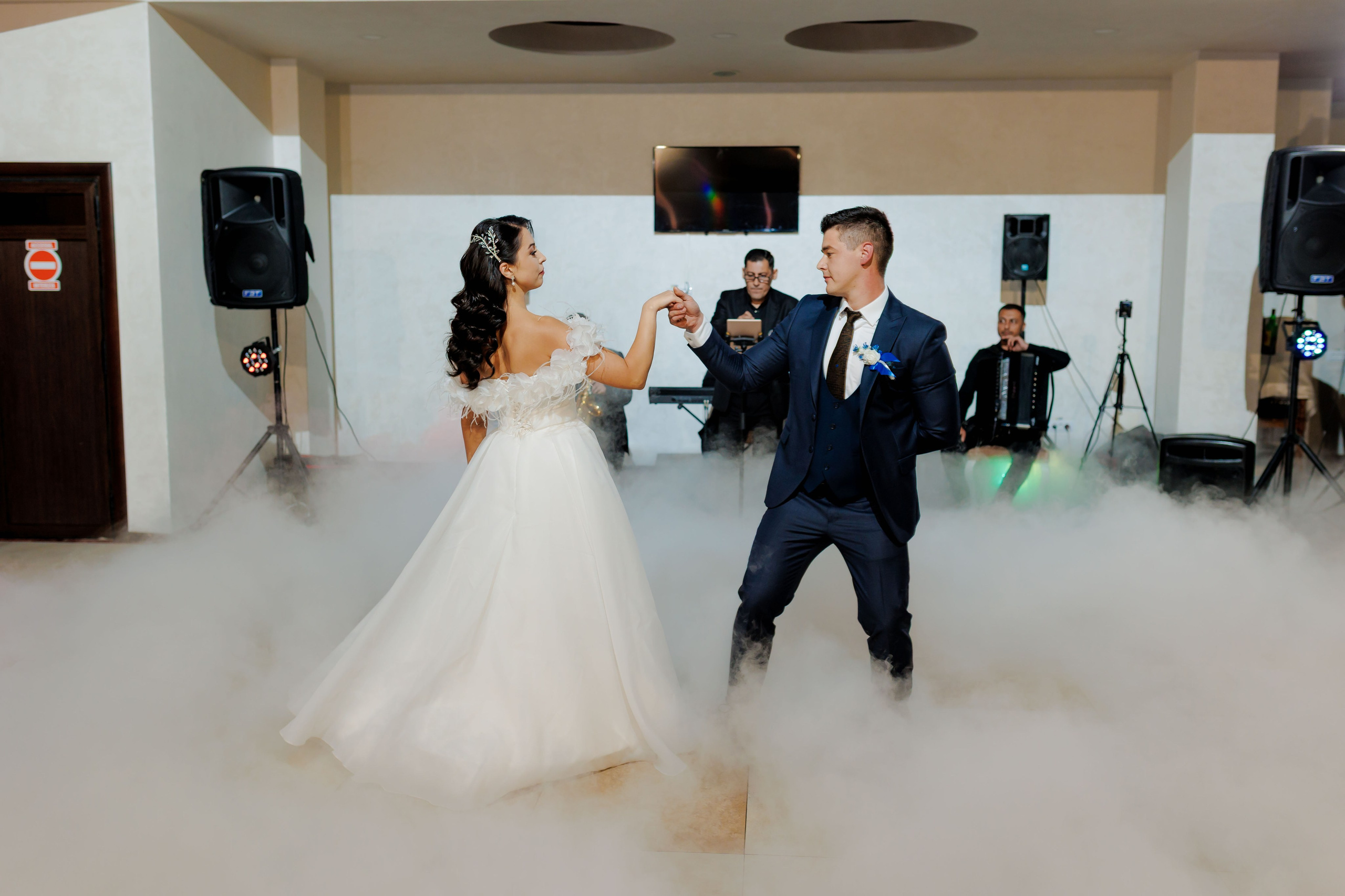 Loredana & Emilian – Ziua Nunții | Videografie - fotografie Botez Suceava, Iași, Botoșani. Servicii foto-video profesionale, pentru momente de neuitat