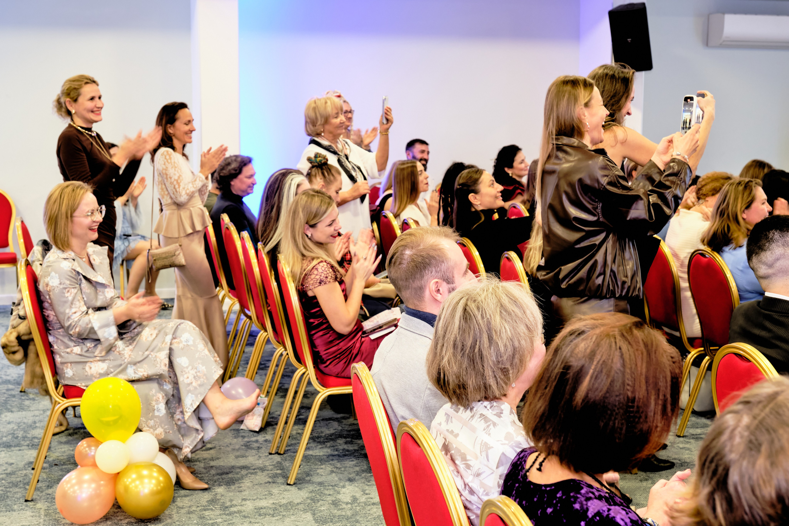 Фоторепортаж з благодійного Новорічного балу у Чорногорії. Портретний фотограф Альона Новгородцева