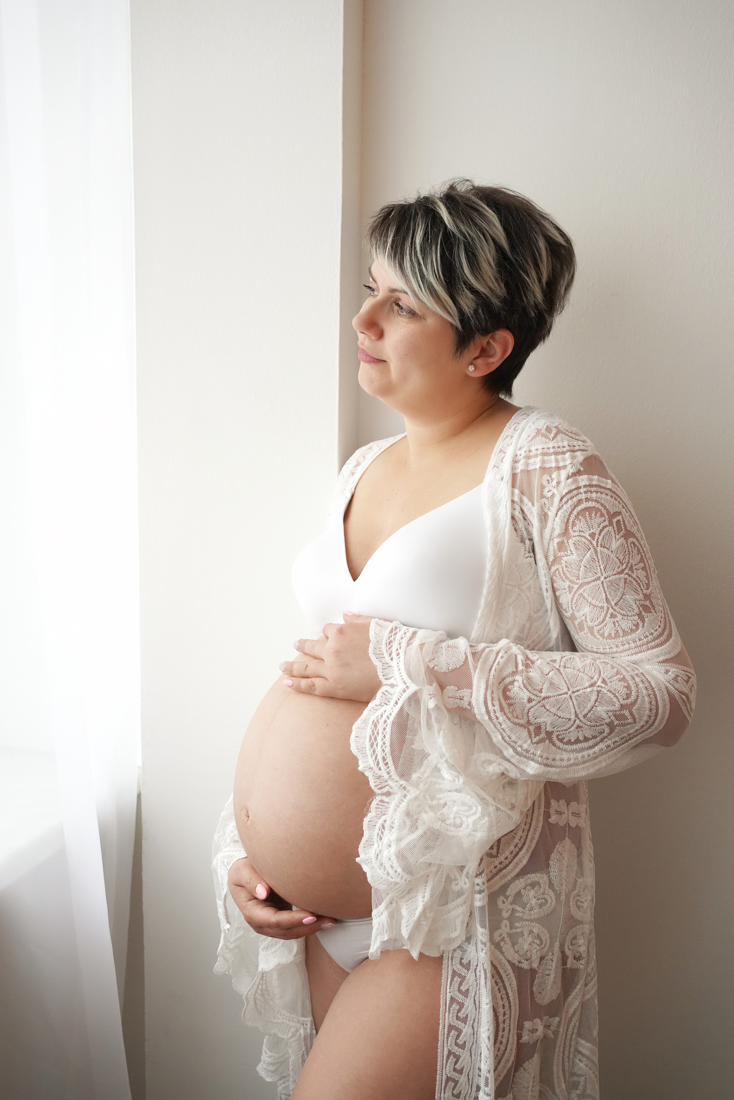 Emotionale Schwangerschaftsfotografie in Augsburg. Neugeborenenfotografin und Retoucher in Augsburg Nastassia Schneider