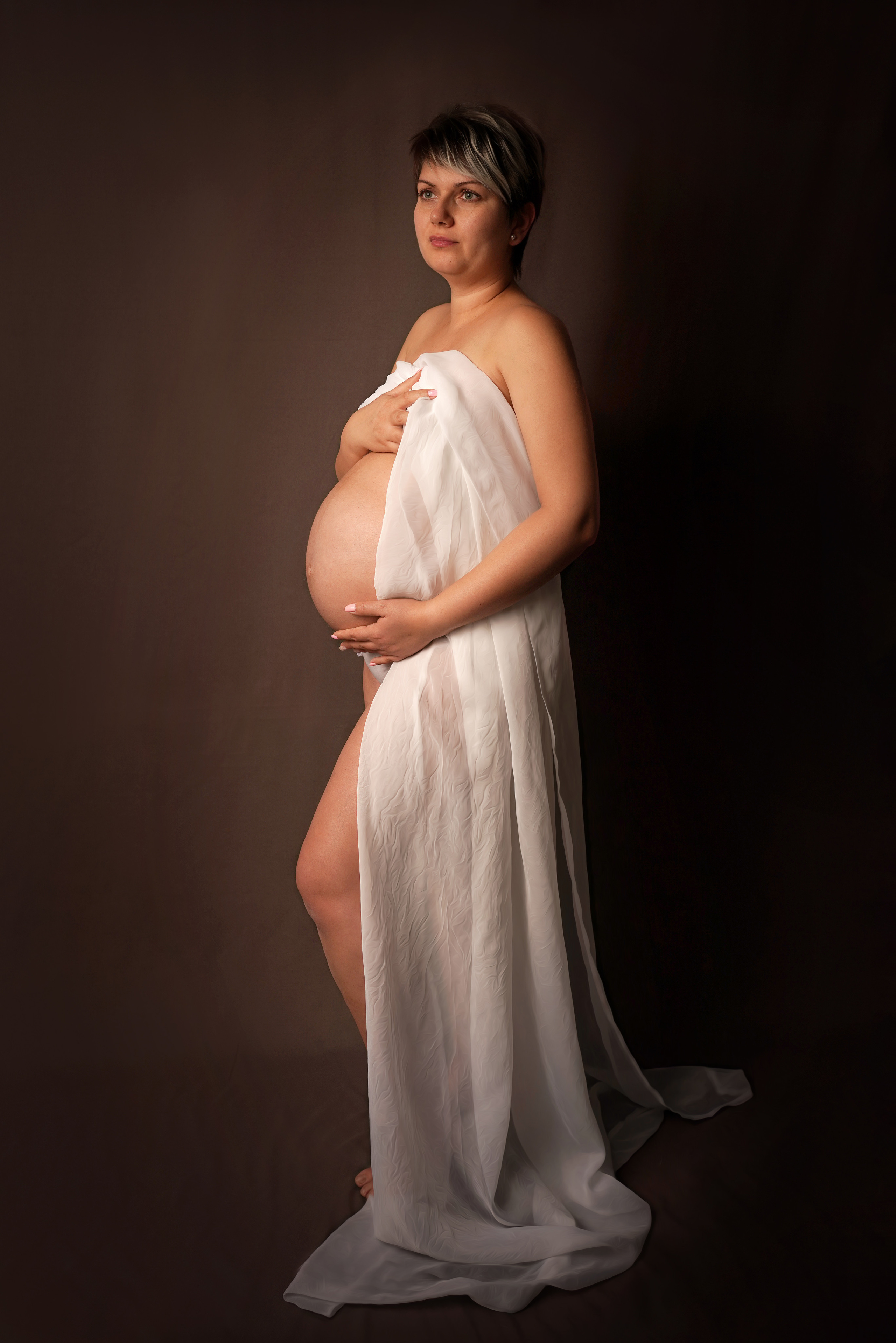 Emotionale Schwangerschaftsfotografie in Augsburg. Neugeborenenfotografin und Retoucher in Augsburg Nastassia Schneider