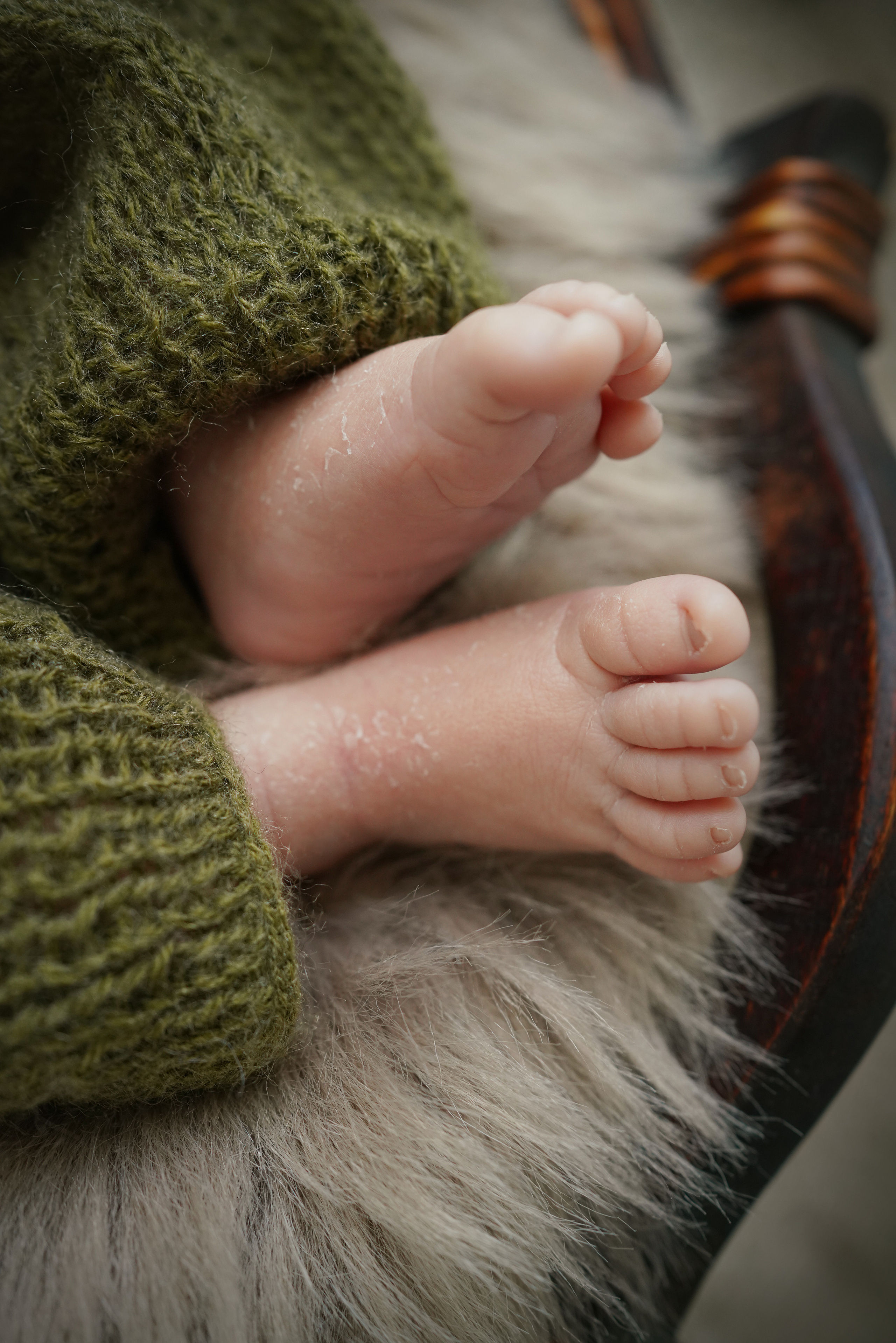 Neugeborene Füße und Zehen