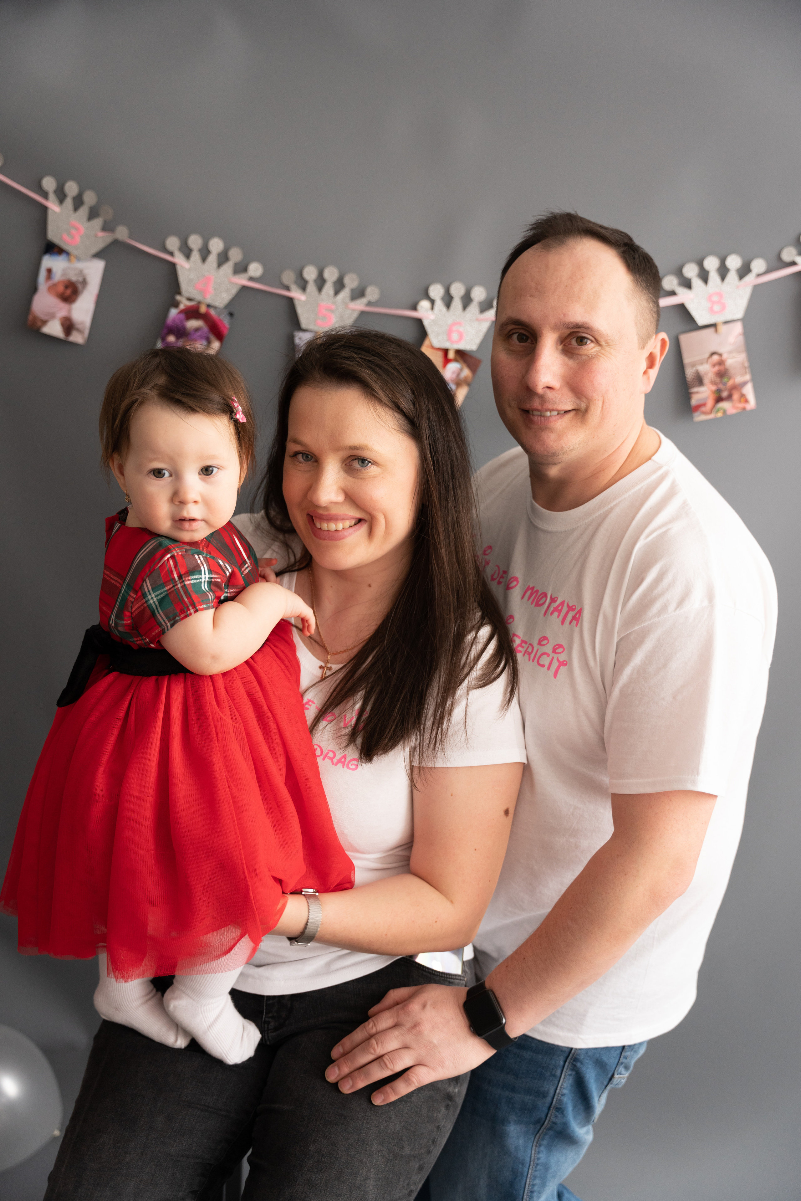 Familienportrait zum ersten Geburtstag der Tochter