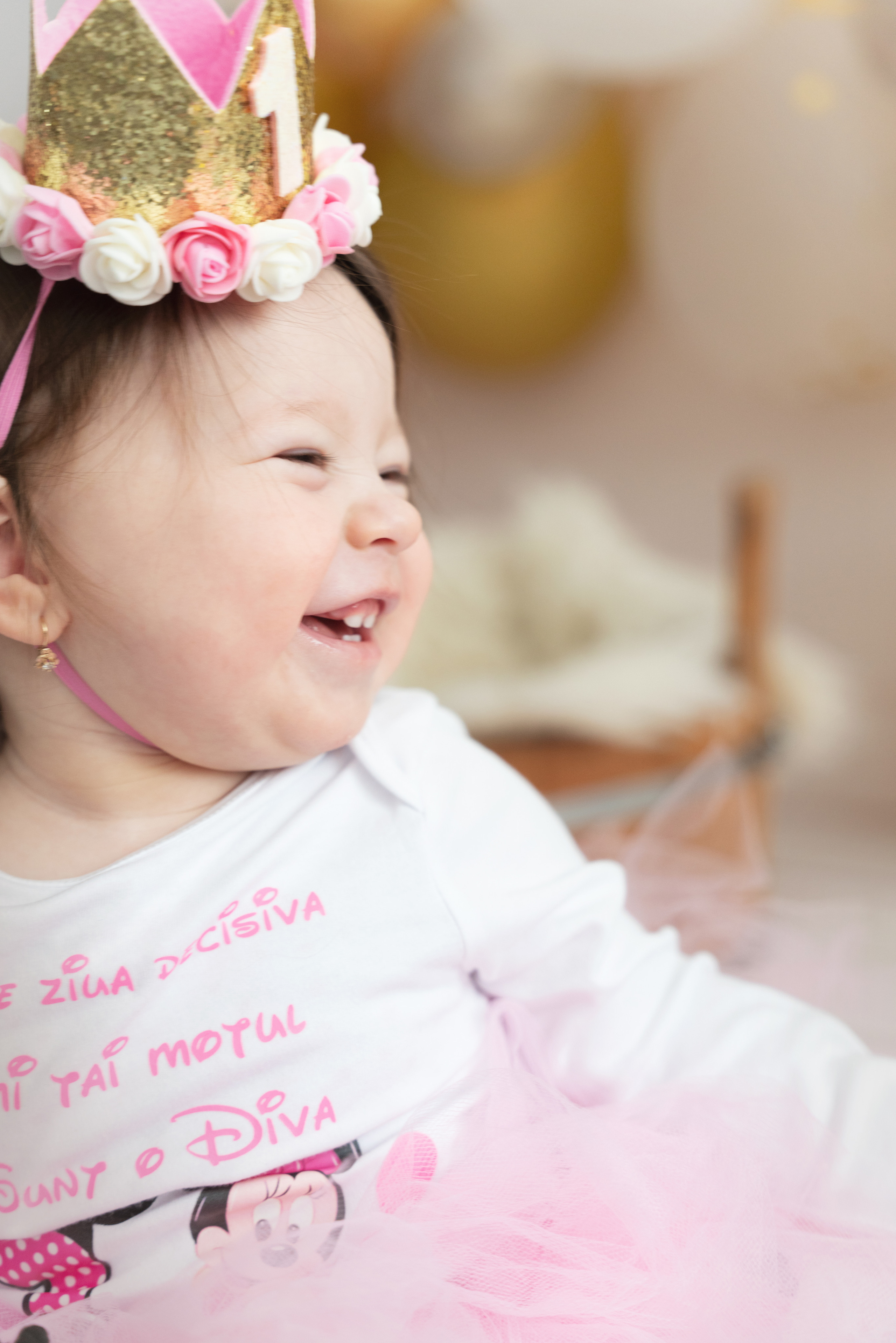Lächeln einer kleinen Prinzessin bei einem Fotoshooting SmashCake