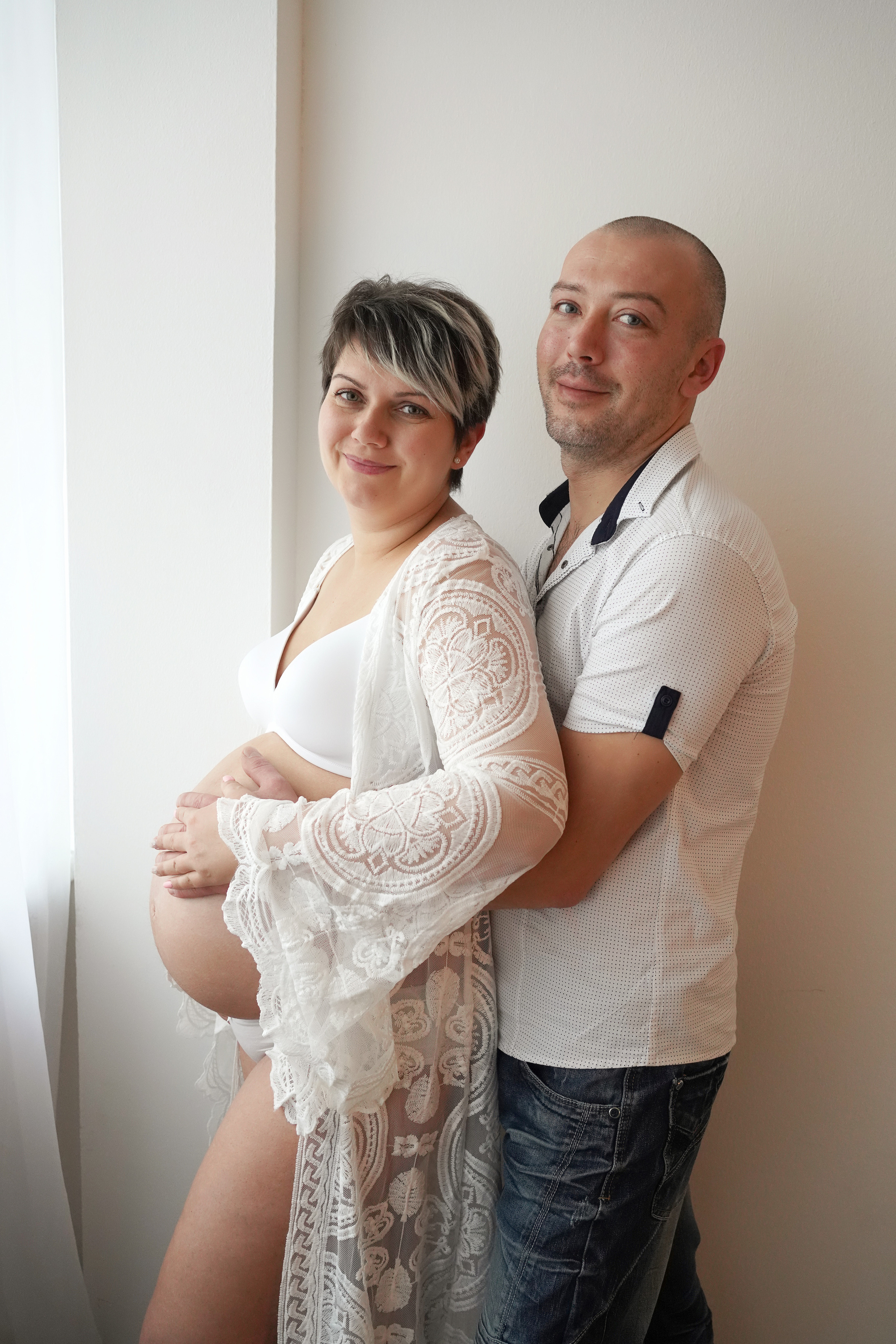 Emotionale Schwangerschaftsfotografie in Augsburg. Neugeborenenfotografin und Retoucher in Augsburg Nastassia Schneider