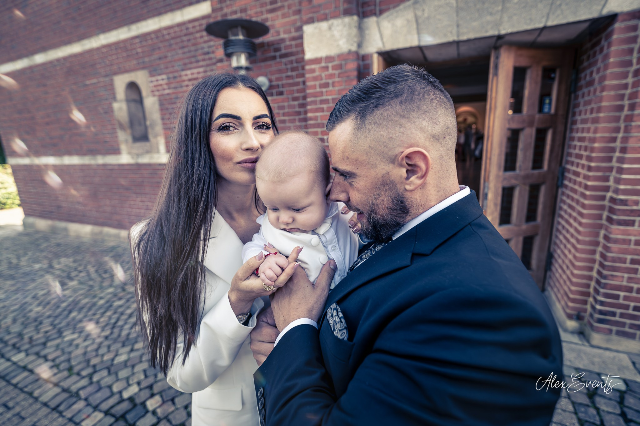Botez fotografiat in Danemarca la biserica si petrecere | Alex Events. AlexEvents Fotograf / Videograf de evenimente Danemarca DK Horsens, Arhus, Odense, Vejle.Nunta, botez, foto-studio