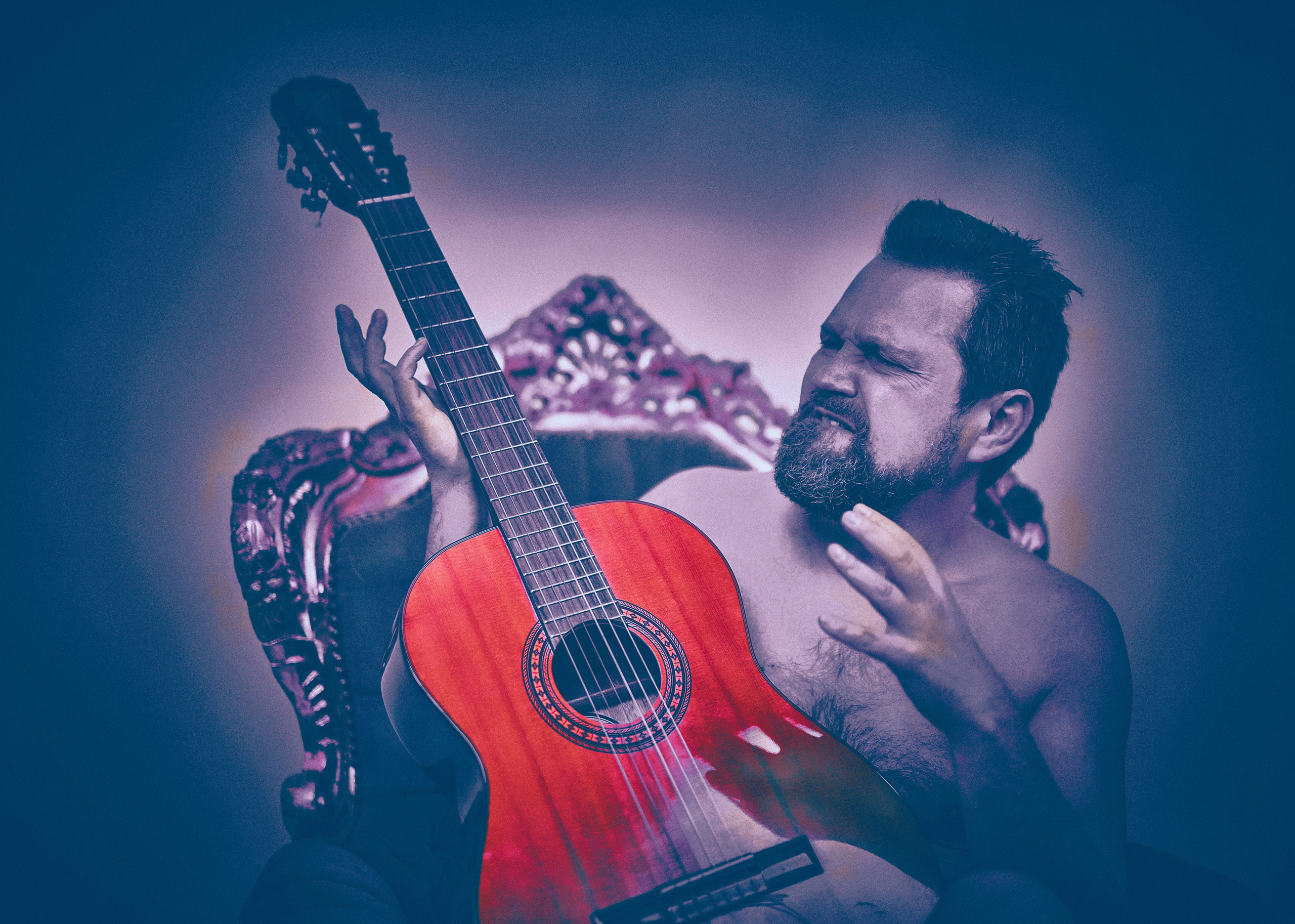 Portret męski charakterystyczny - Daniel niebieskooki smok - fotograf Andriej Szypiłow