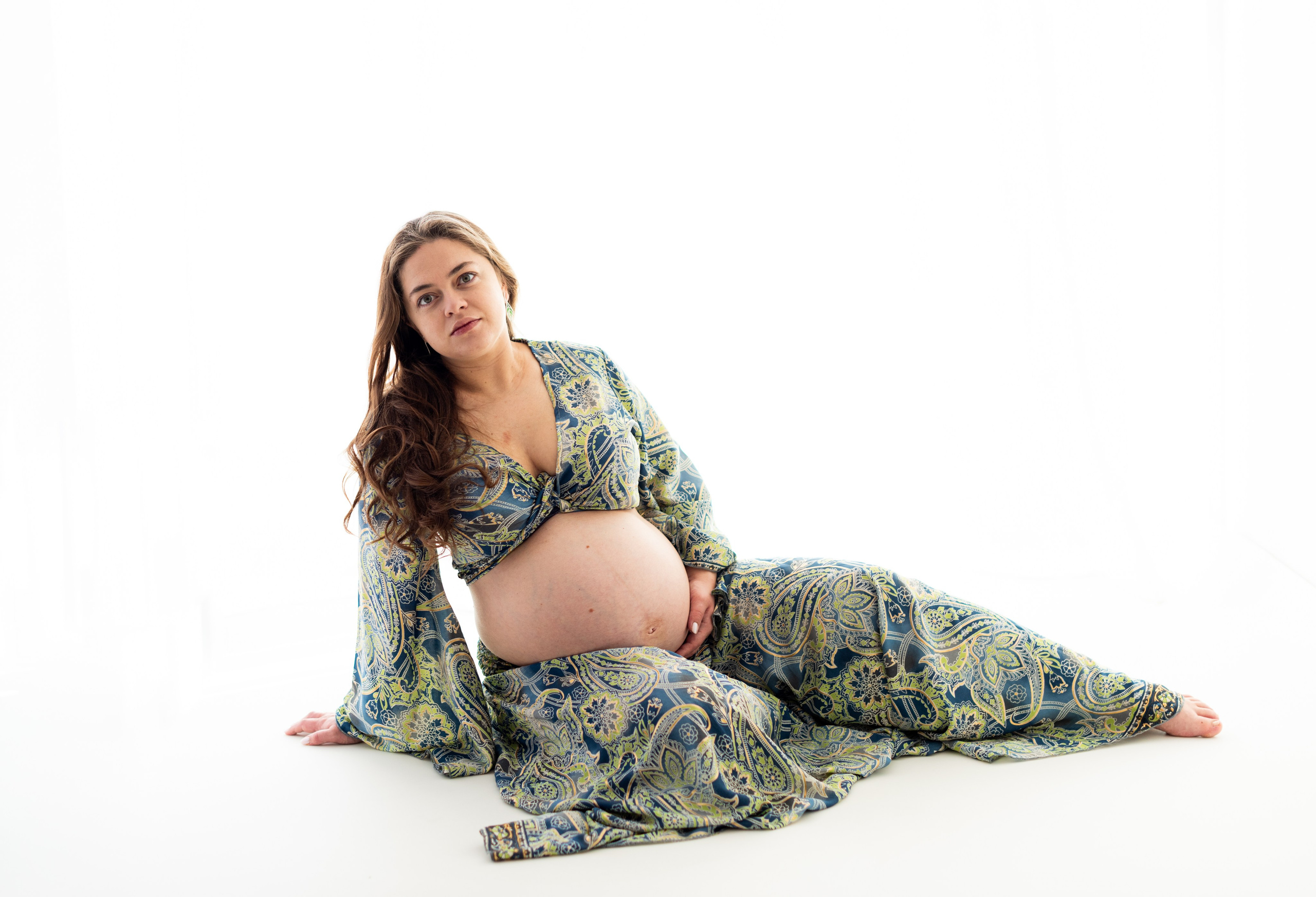 Maternity. Fotograf de nou-nascuti, maternitate si familie din Brasov