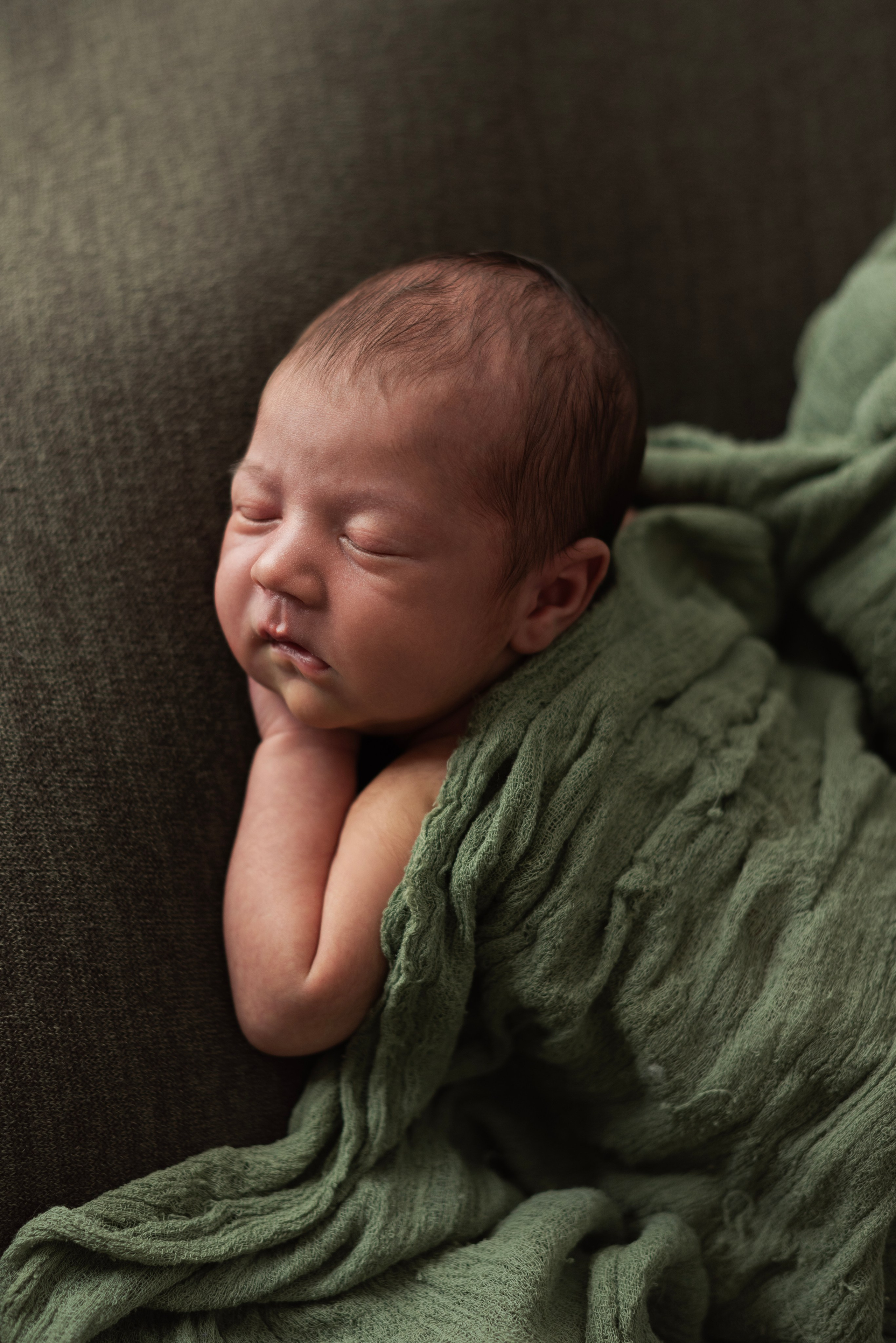 Newborn. Fotograf de nou-nascuti, maternitate si familie din Brasov