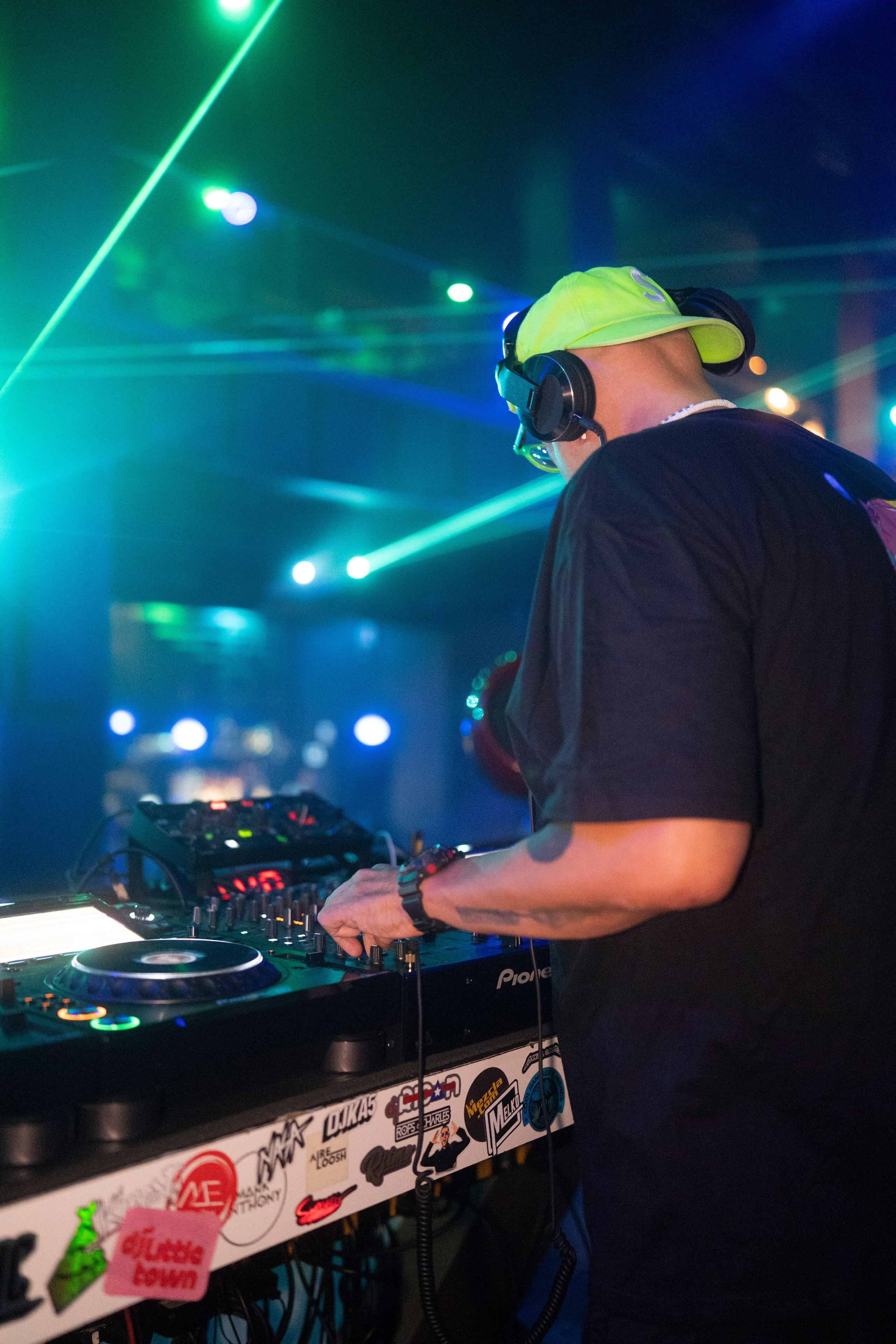 Aliens On Mushrooms & INVY Present: Shiba San. Ke’Ondris