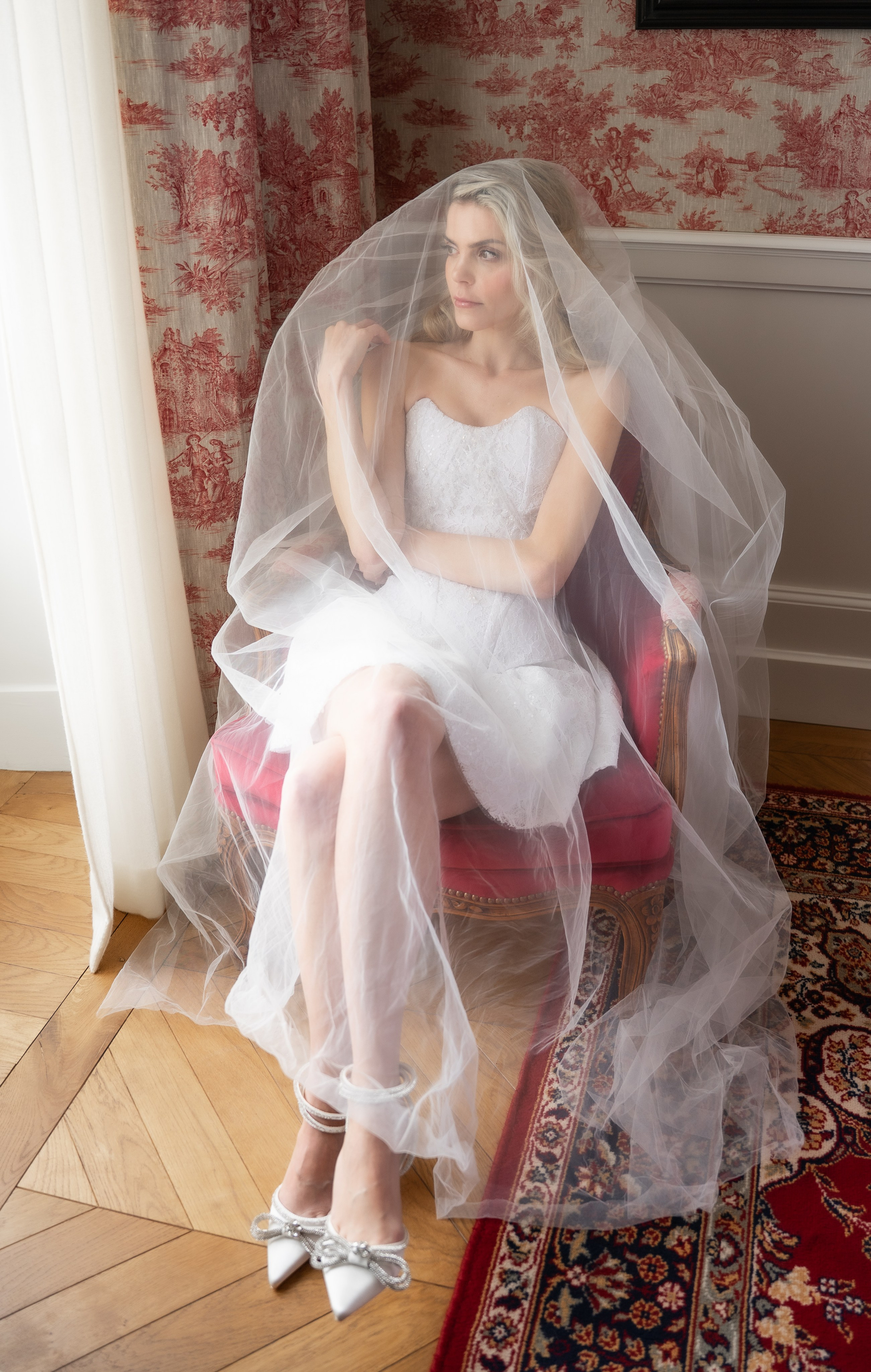 Chateau elopement inspiration. Wedding photographer in Paris Oksana Shum