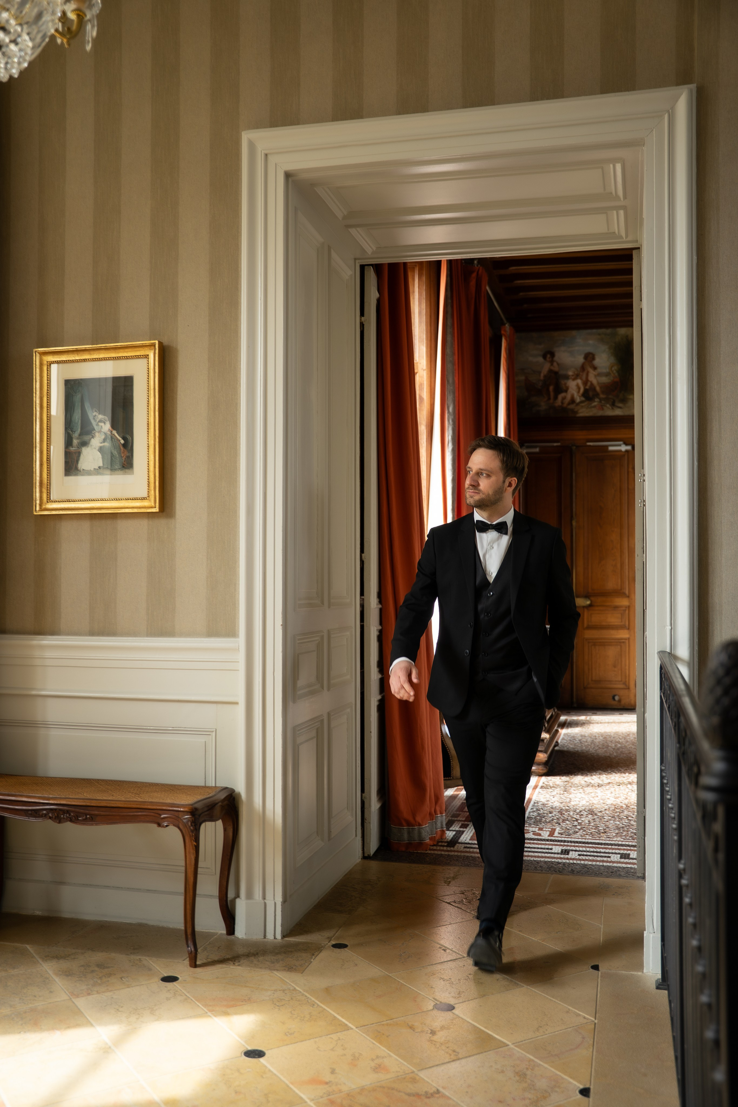 Chateau elopement inspiration. Wedding photographer in Paris Oksana Shum