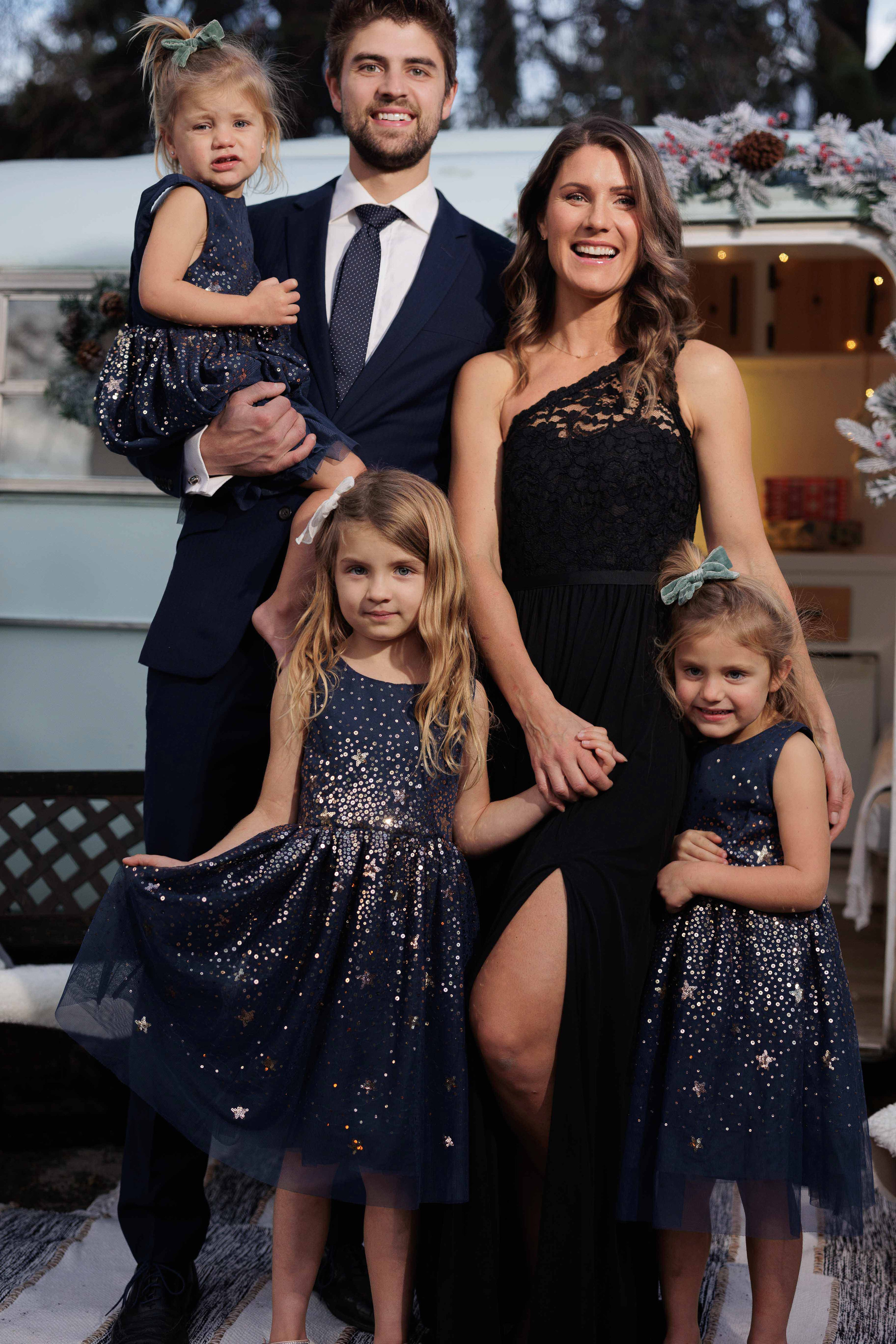 Stacey&Jason (Christmas). Wedding Photographer in Winnipeg — Cinematic & Timeless by Vitiuk Photography