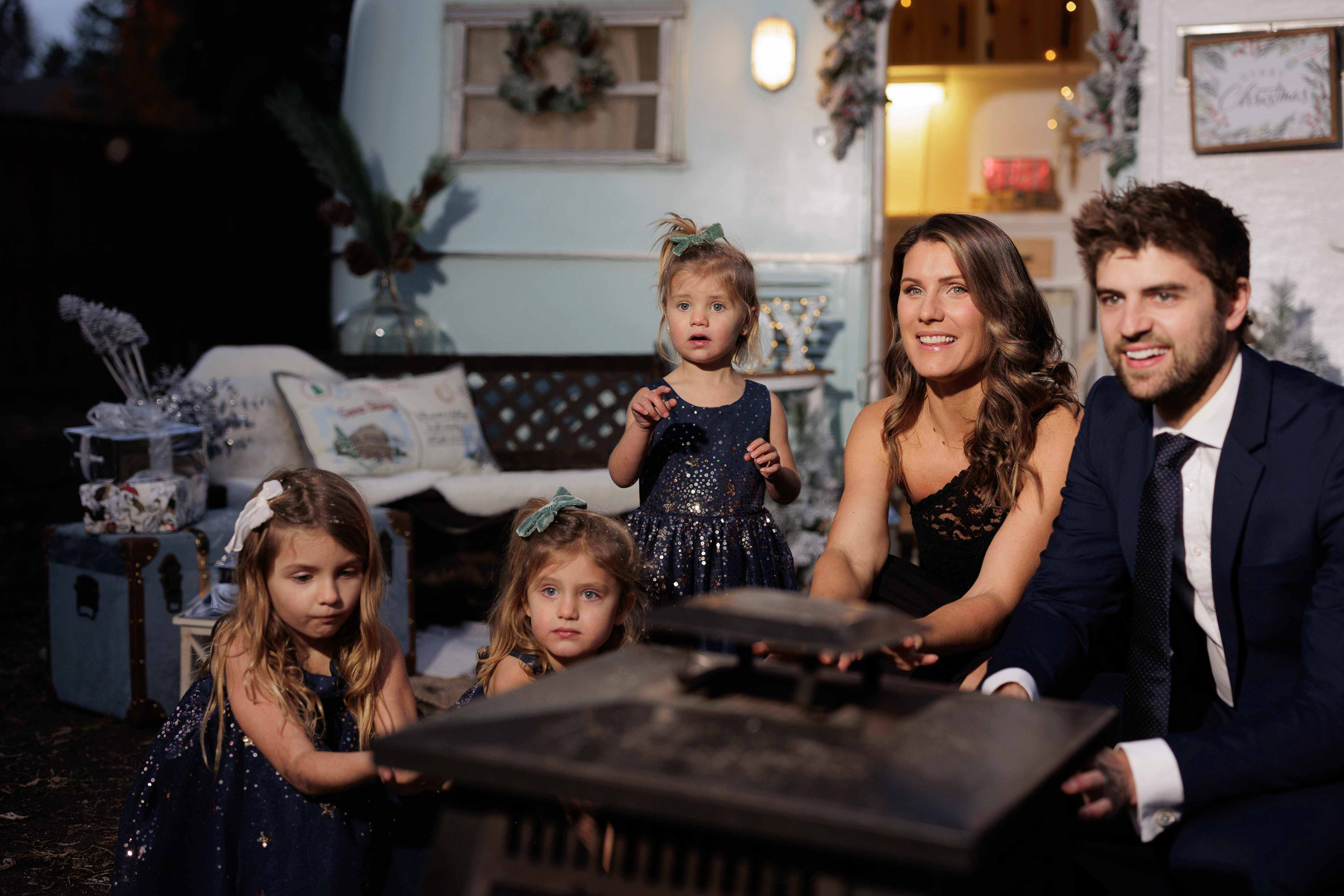 Stacey&Jason (Christmas). Wedding Photographer in Winnipeg — Cinematic & Timeless by Vitiuk Photography