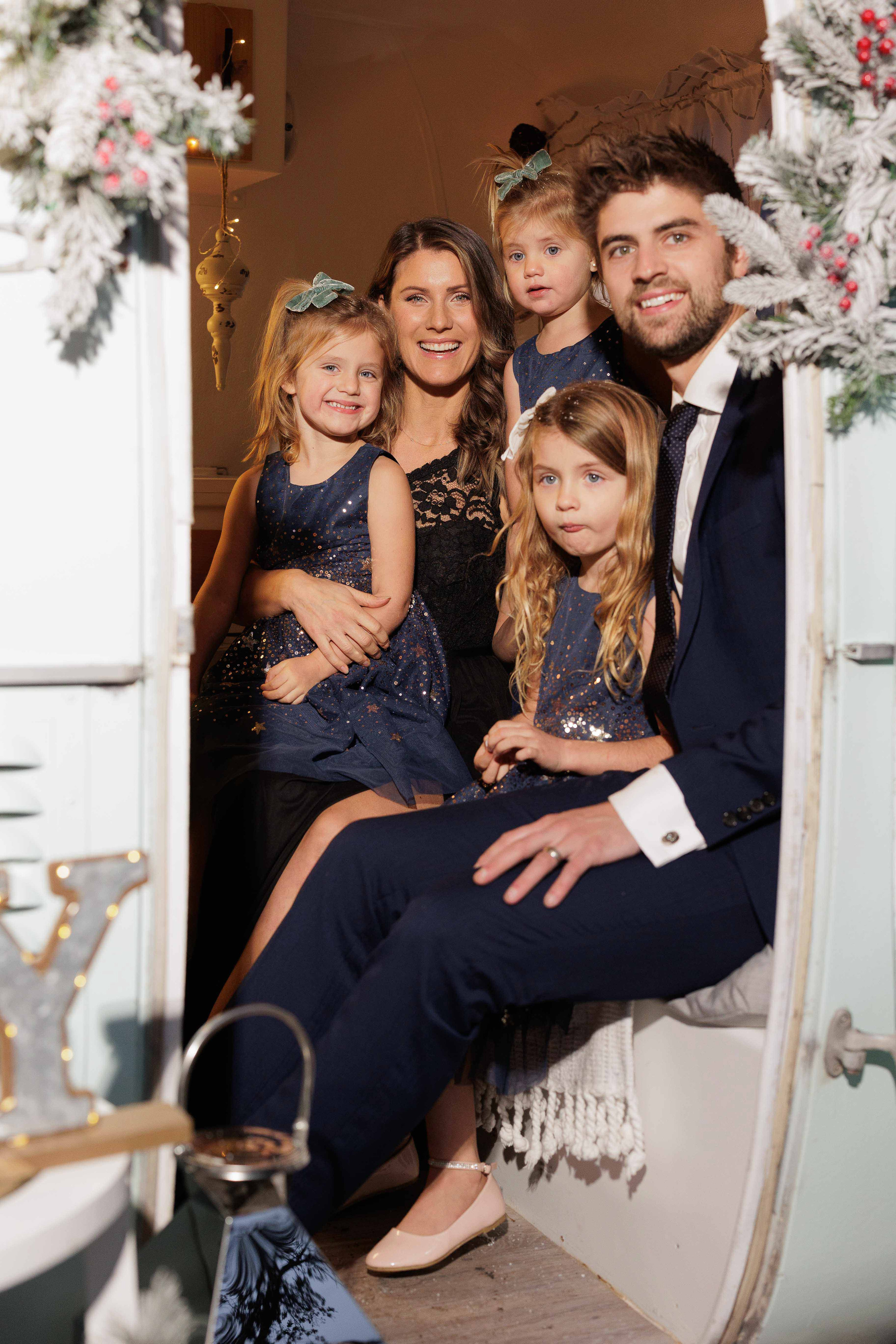 Stacey&Jason (Christmas). Wedding Photographer in Winnipeg — Cinematic & Timeless by Vitiuk Photography