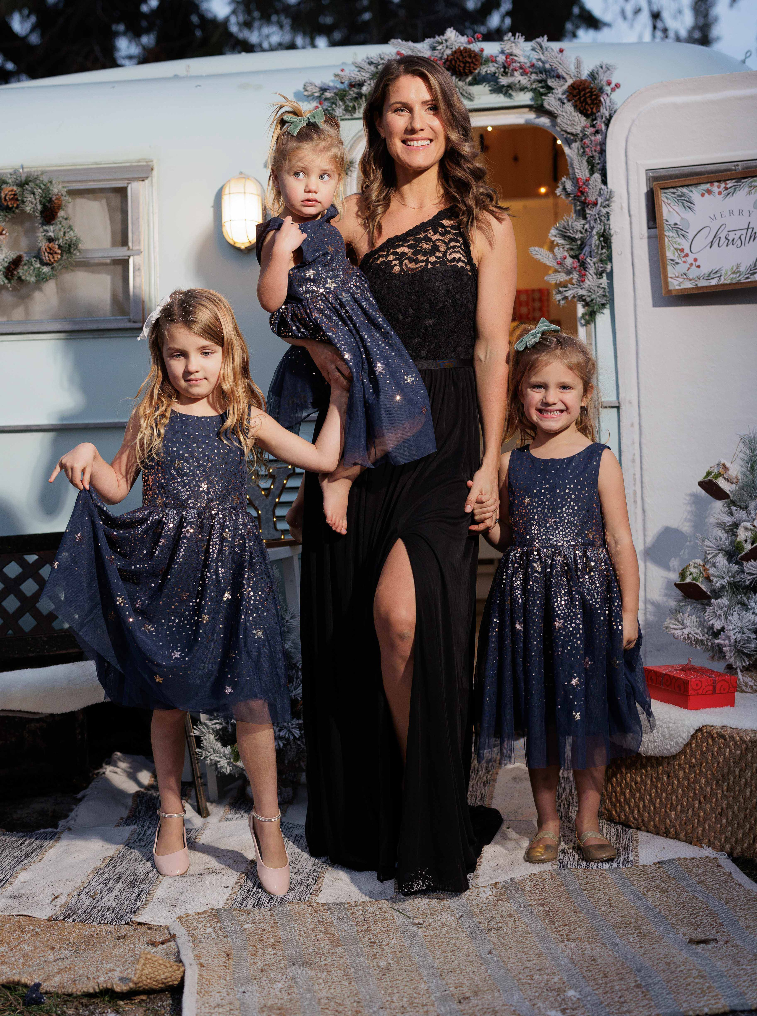 Stacey&Jason (Christmas). Wedding Photographer in Winnipeg — Cinematic & Timeless by Vitiuk Photography