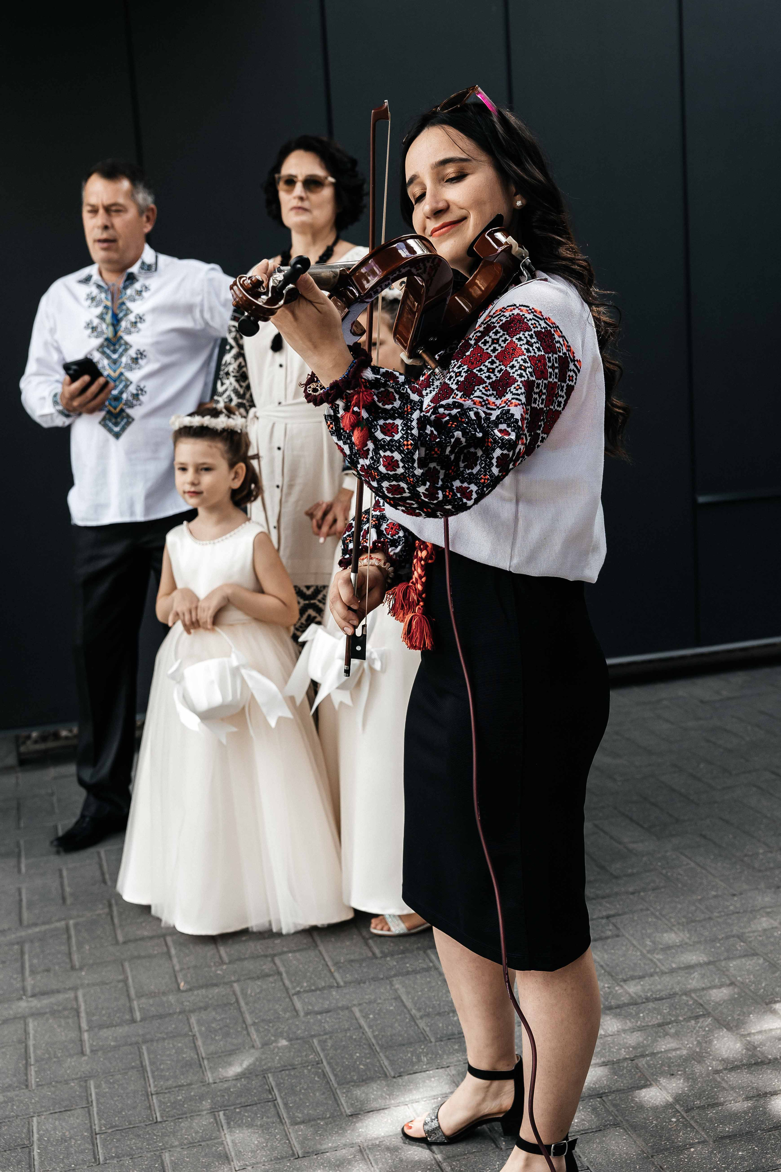 Khrystyna & Zachary (Winnipeg Art Gallery). Wedding Photographer in Winnipeg — Cinematic & Timeless by Vitiuk Photography