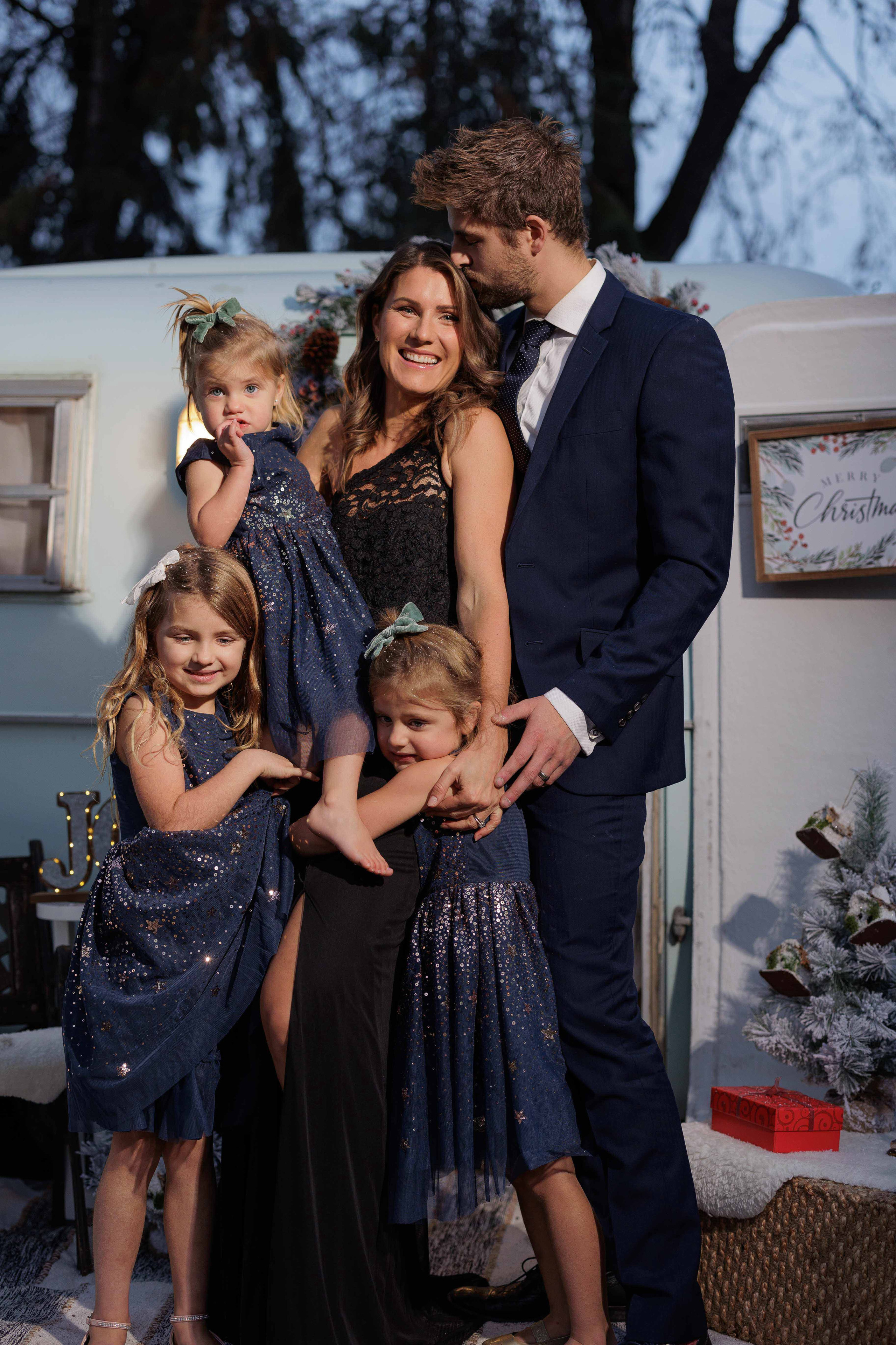 Stacey&Jason (Christmas). Wedding Photographer in Winnipeg — Cinematic & Timeless by Vitiuk Photography