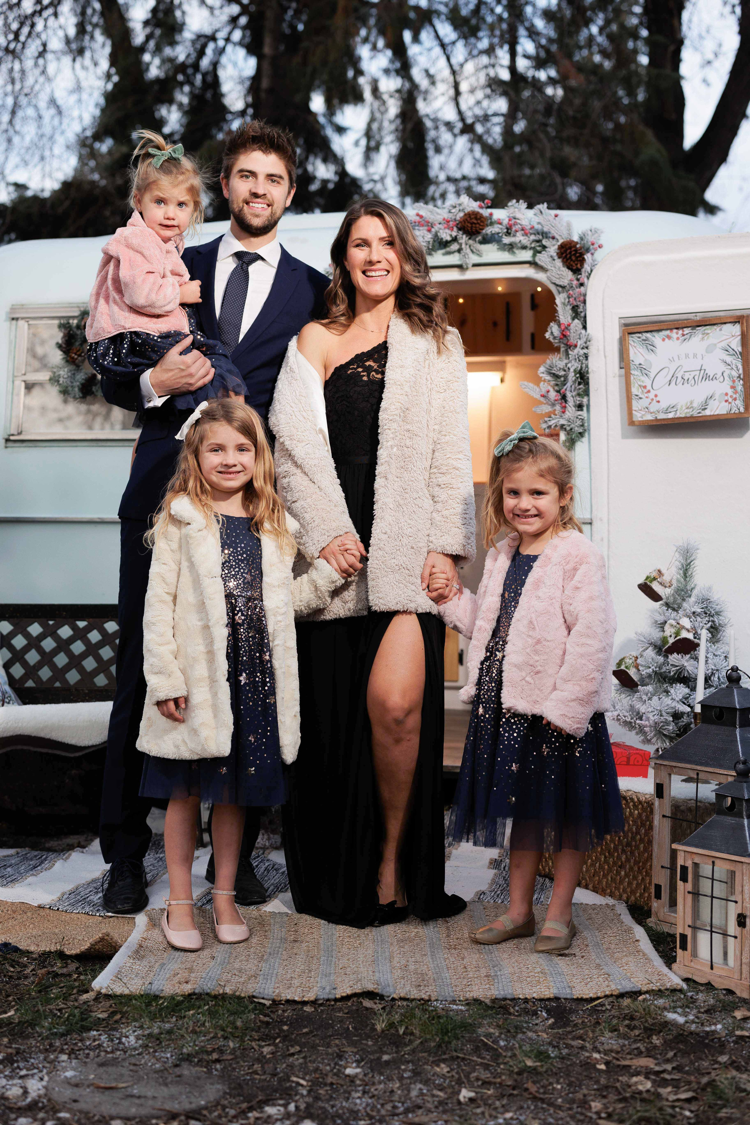 Stacey&Jason (Christmas). Wedding Photographer in Winnipeg — Cinematic & Timeless by Vitiuk Photography