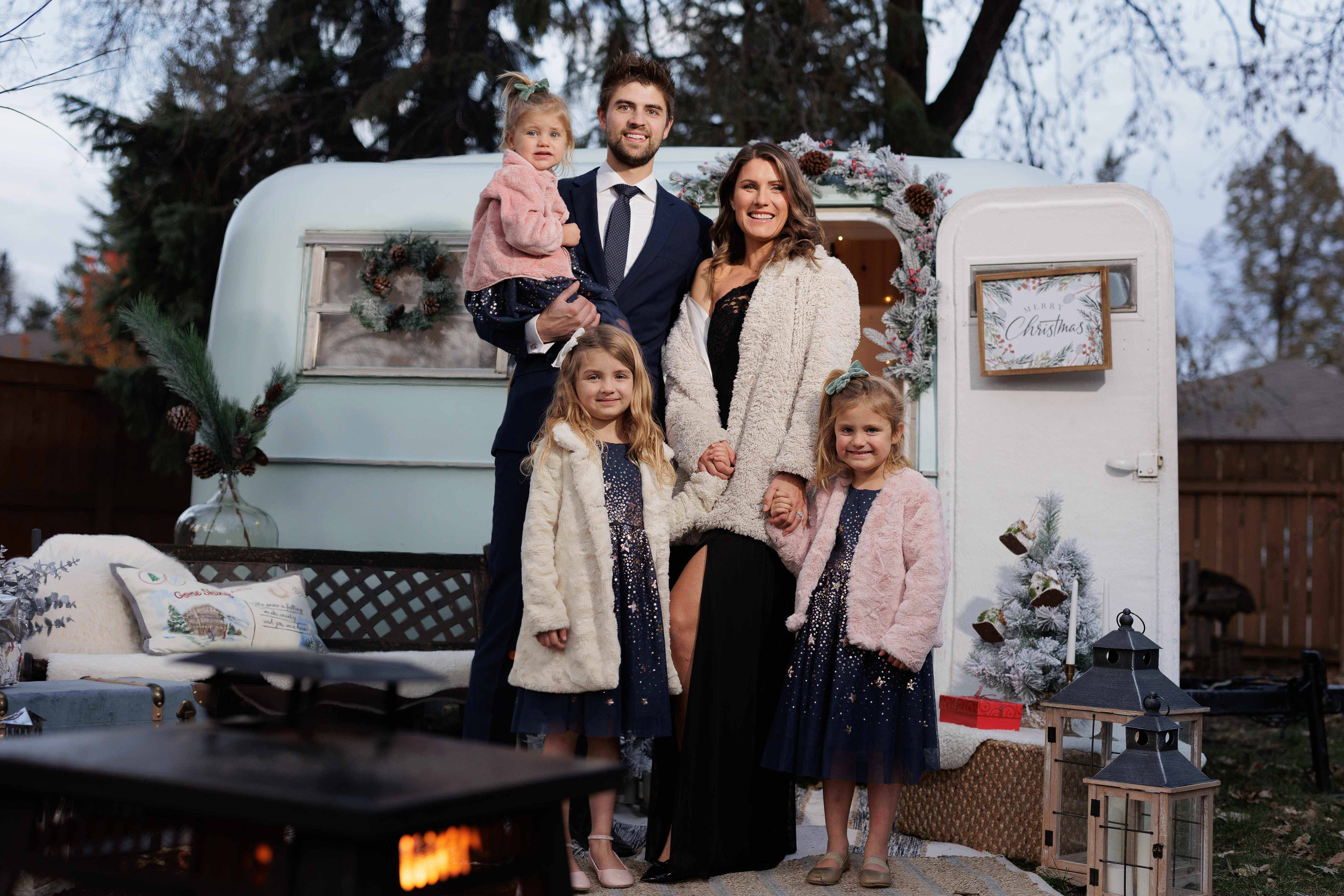 Stacey&Jason (Christmas). Wedding Photographer in Winnipeg — Cinematic & Timeless by Vitiuk Photography